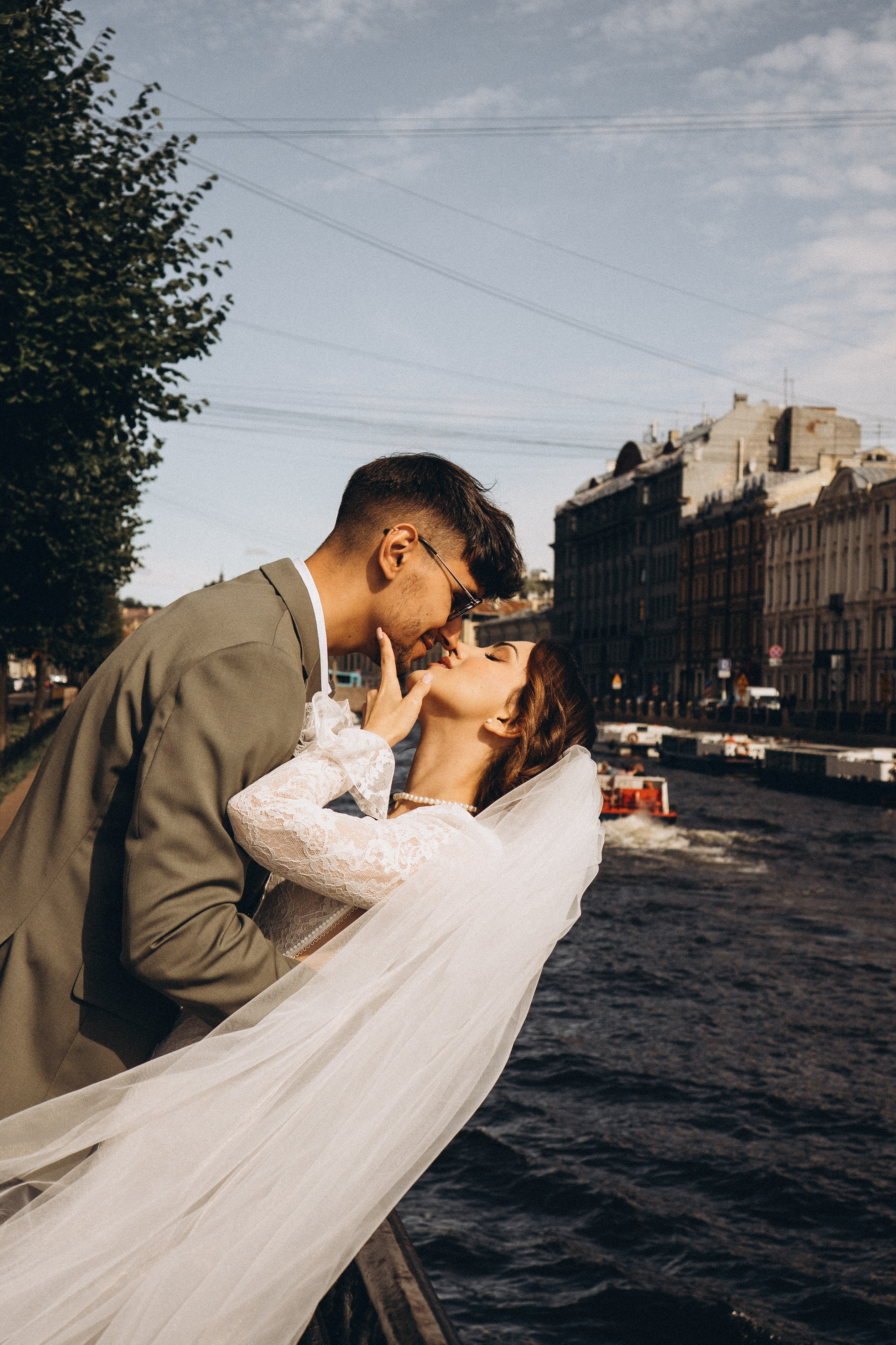 СВАДЕБНАЯ ПРОГУЛКА ВОЗЕ ИСАИКЕВСКОГО СОБОРА АСТОРИИ И ЗАКОНОДАЛЕТНОГО СОБРАНИЯ. Профессиональный фотограф, Санкт-Петербург — Виктория Богомолова