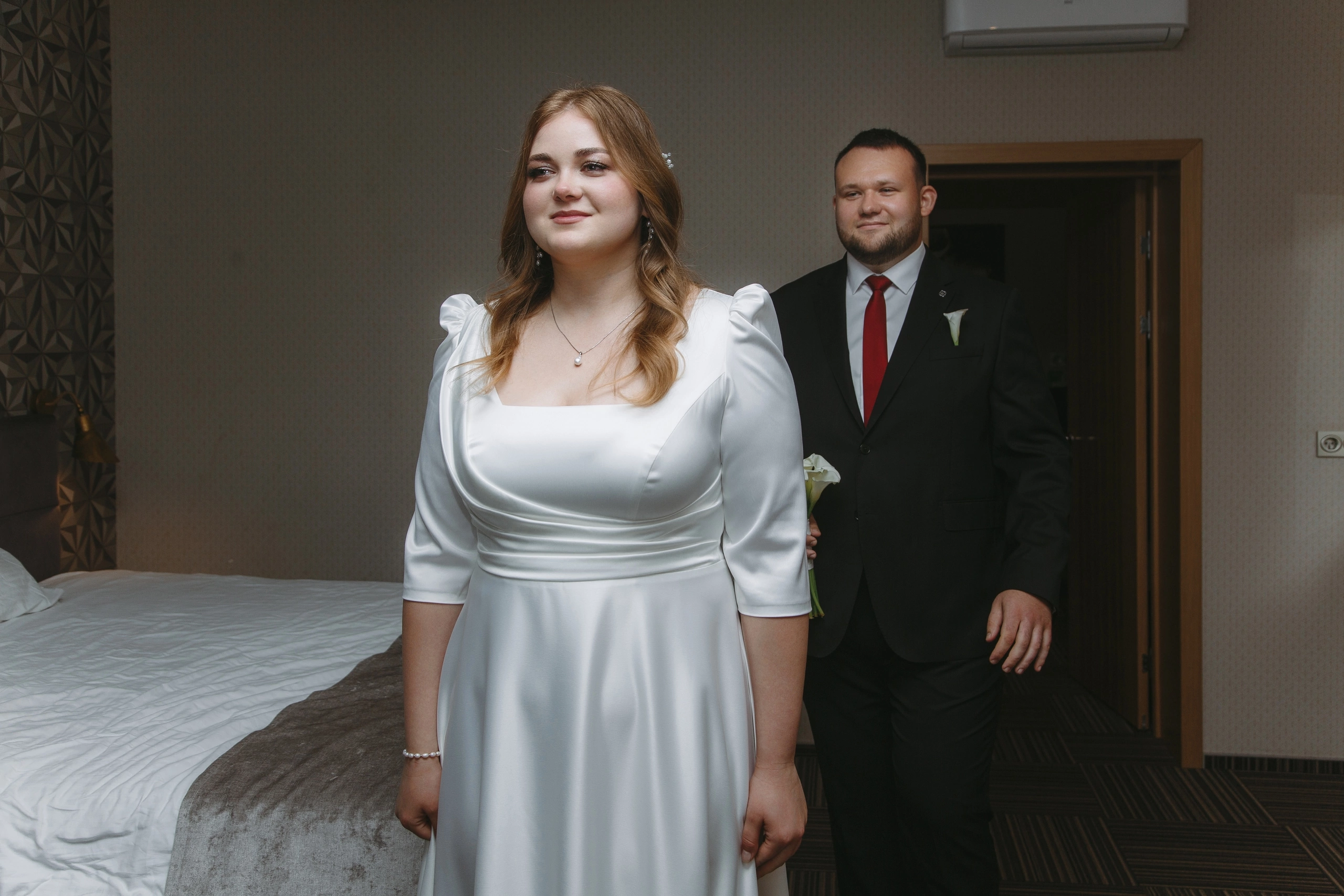 Свадьба Александра и Алены — нежная невеста и мужественный жених. Свадебный фотограф Александр Абрамов Москва / Зеленоград