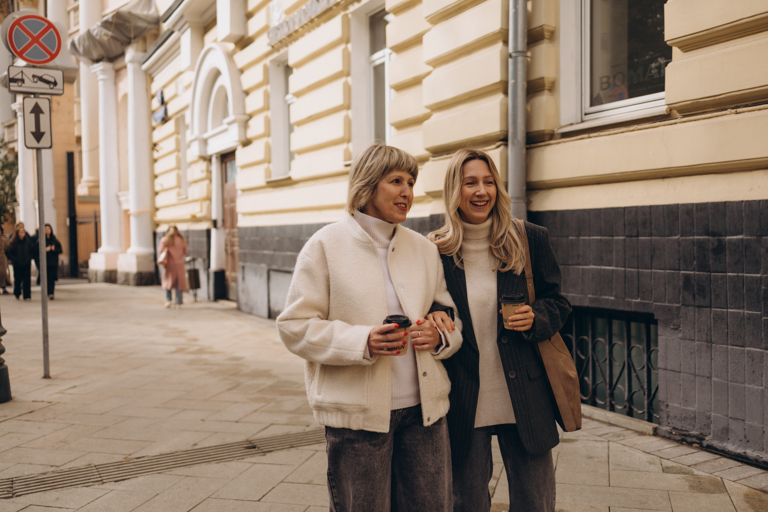 Прогулка мамы с дочкой. Семейный фотограф в Москве Аникина Наталья