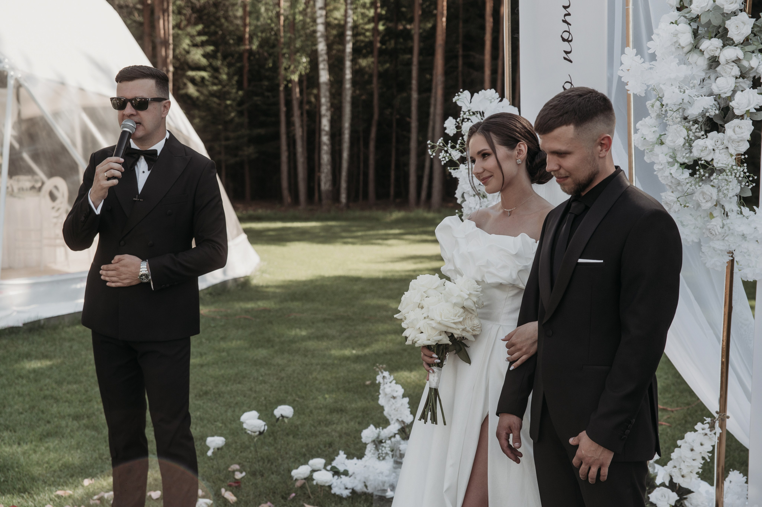 Свадебная фотосессия с утром невесты и красивым свадебным банкетом. Свадебный фотограф в Твери, Москве и Санкт-Петербурге Денисова Екатерина