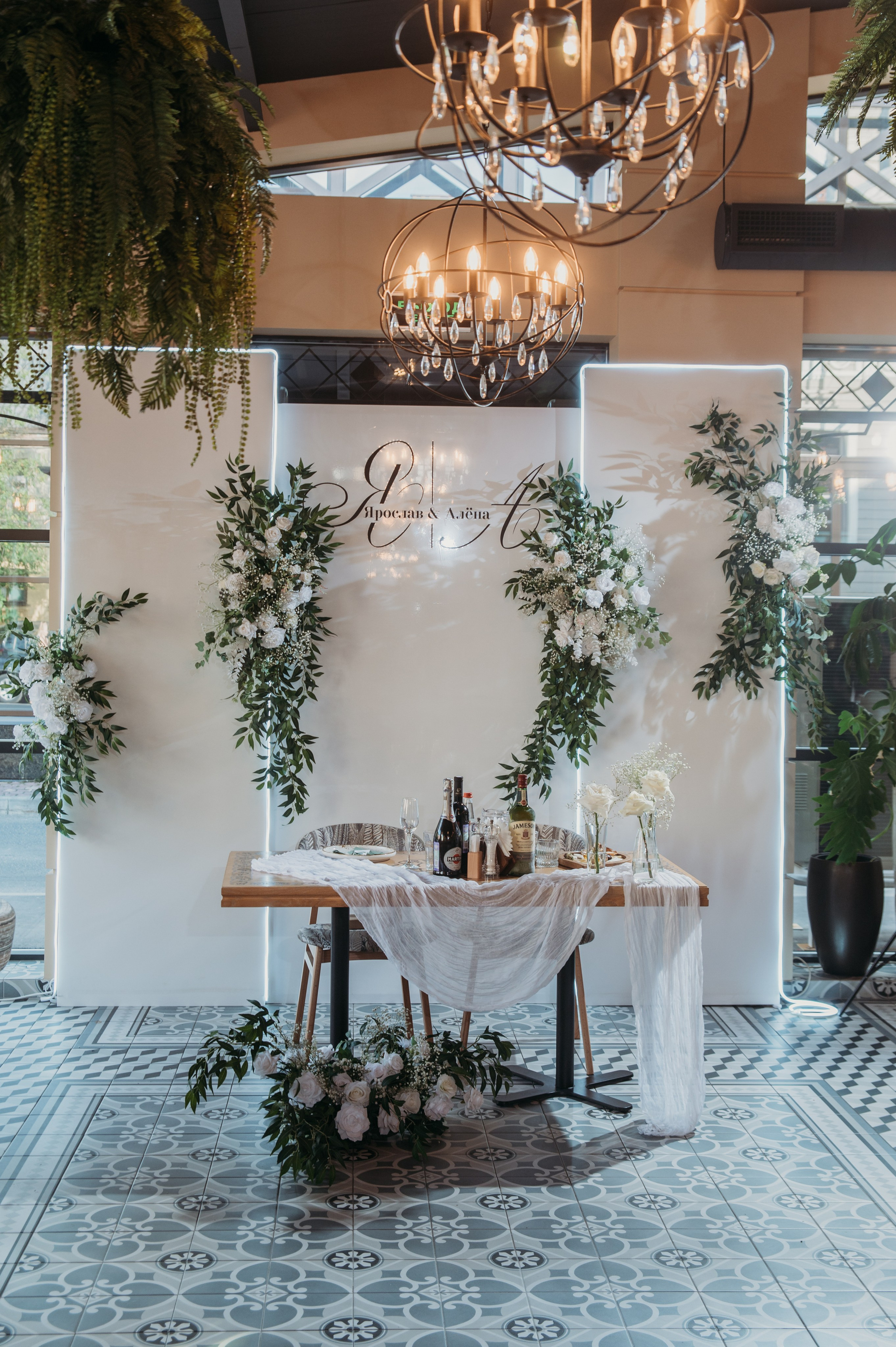 Свадебная фотосессия в Завидово гольф поле с утром невесты и красивым свадебным банкетом. Свадебный фотограф в Твери, Москве и Санкт-Петербурге Денисова Екатерина