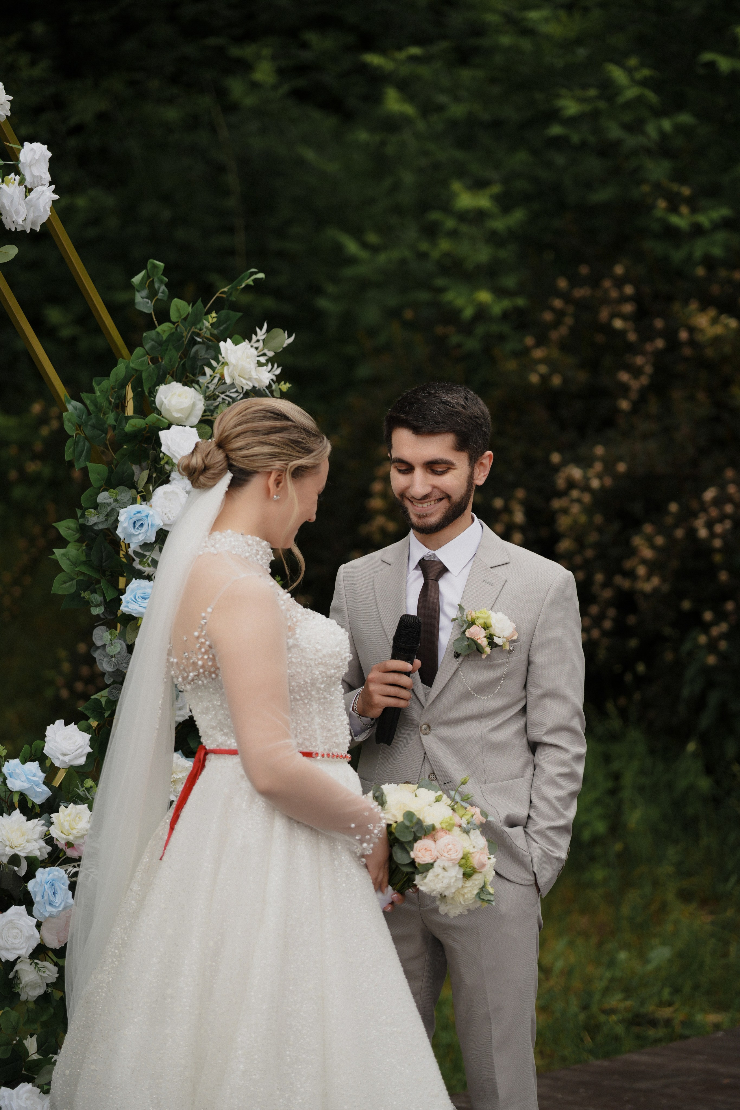 Сборы жениха и невесты, бракосочетание в Савеловском загсе, выездная церемония