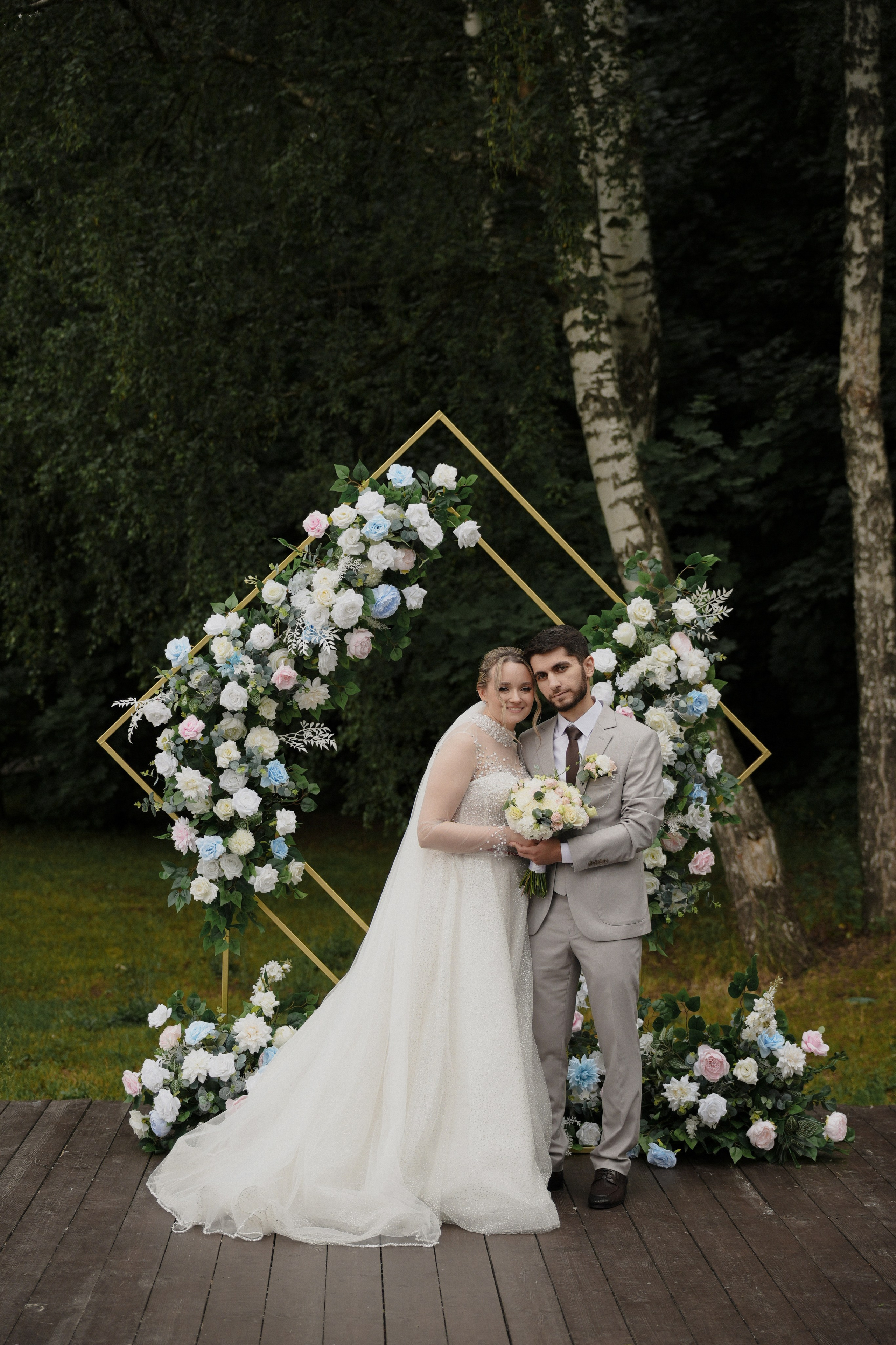 Сборы жениха и невесты, бракосочетание в Савеловском загсе, выездная церемония