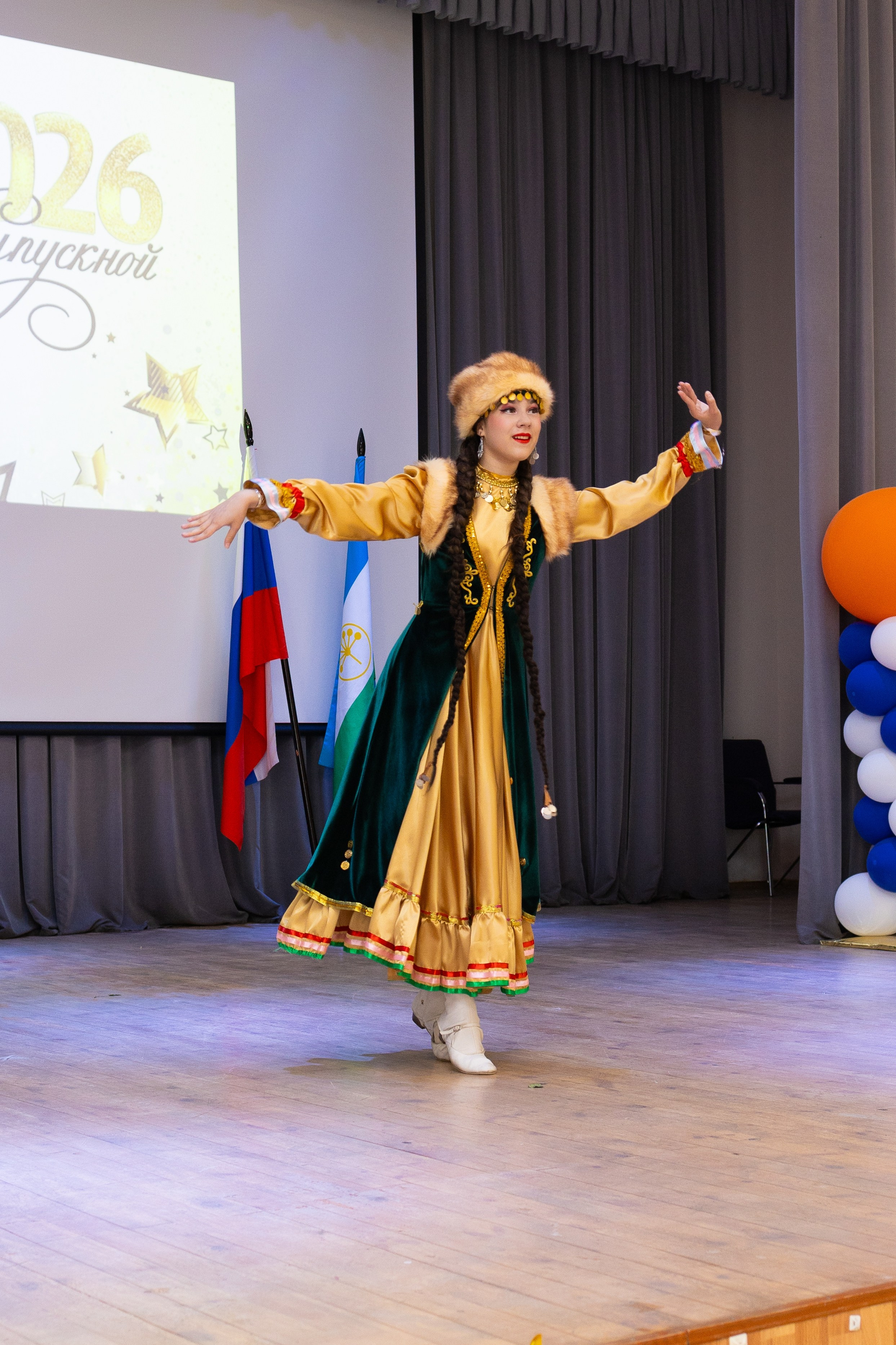 Вручение аттестатов. Свадебный и семейный фотограф в Уфе Лариса Кучук