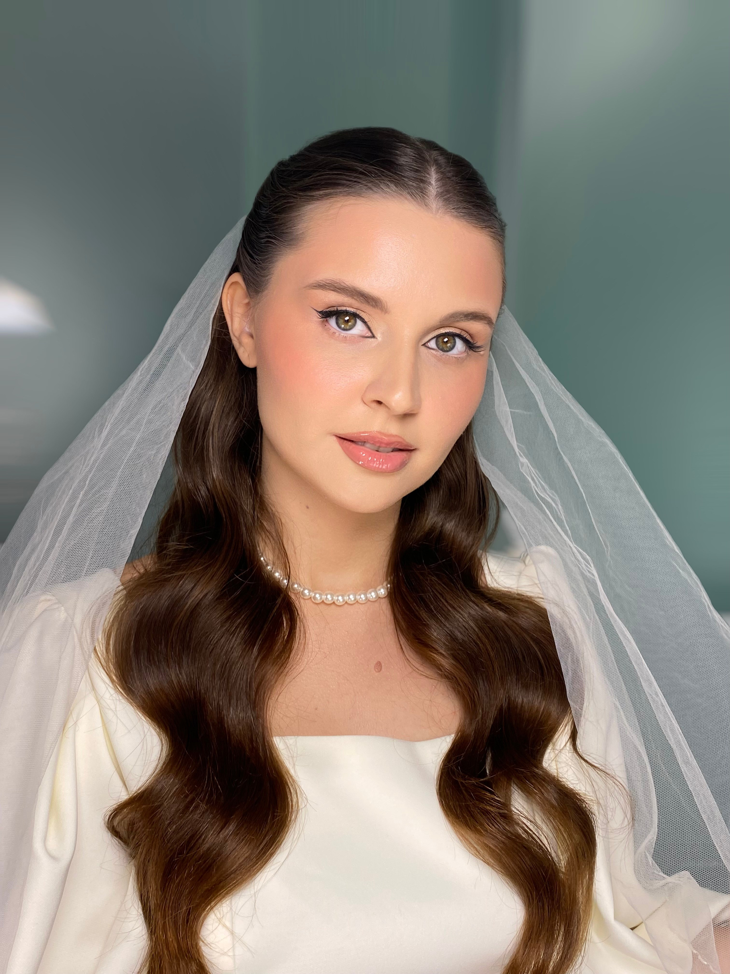 Свадебный образ макияж для невест Москве. СВАДЕБНЫЙ ВИЗАЖИСТ-СТИЛИСТ В МОСКВЕ ПРИЧЕСКИ МАКИЯЖ БРОВИ ВЫЕЗД