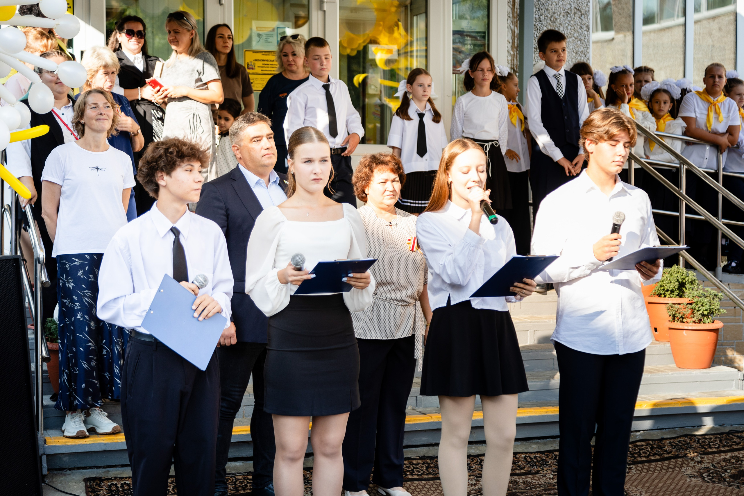 Гимназия № 50. Детский фотограф видеограф в Хабаровске Михаил Орлов