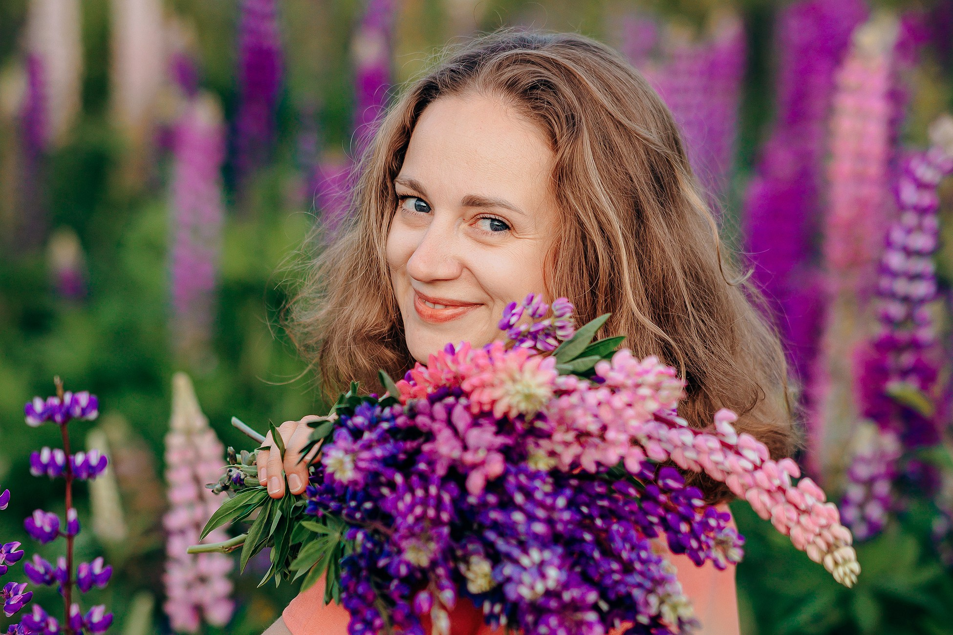Прогулка в люпиновом поле. Семейный фотограф в Пензе Мария Левина