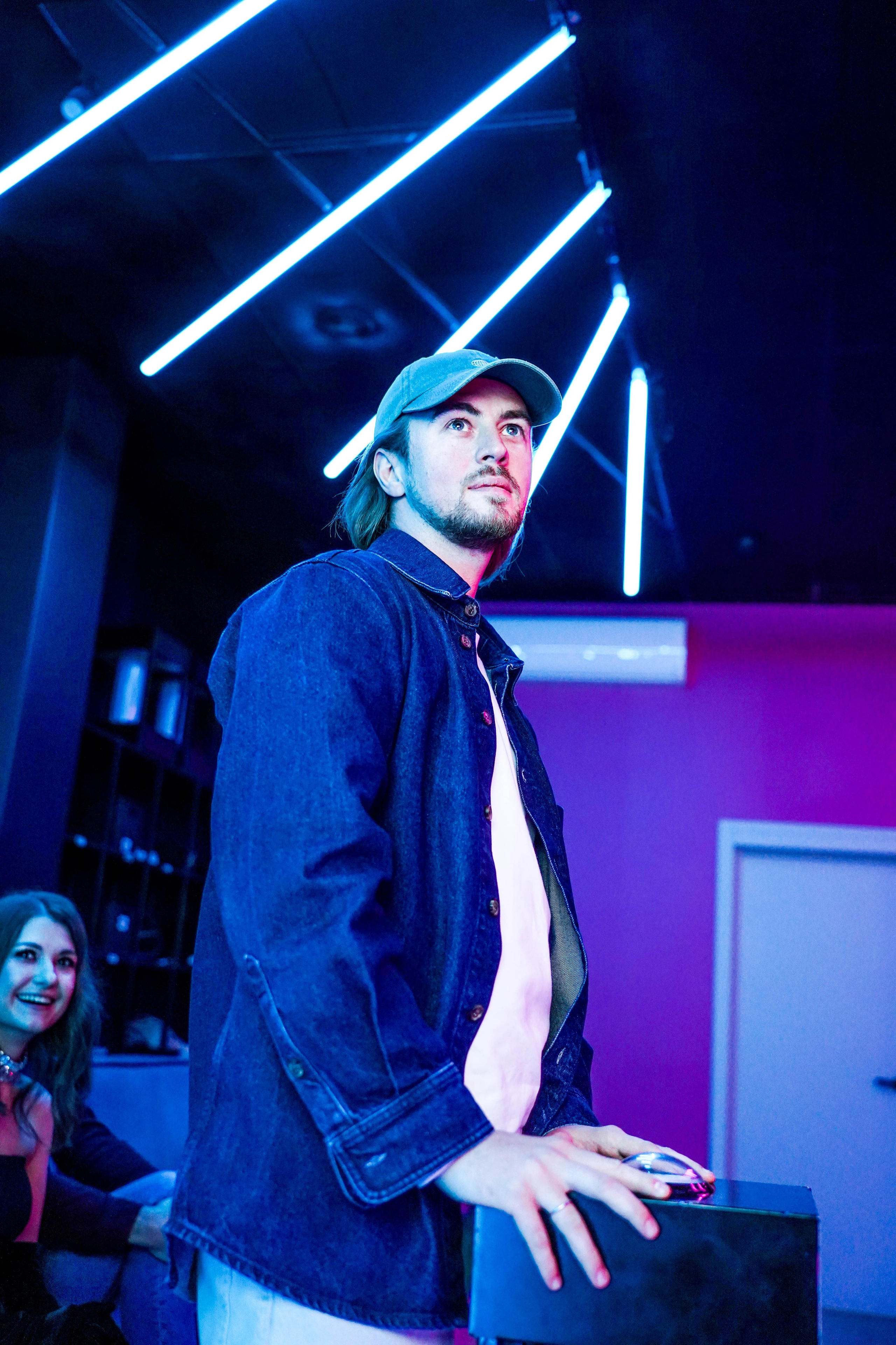 ДВА ДИВАНА ШОУ (ВЗРОСЛОЕ). Главная