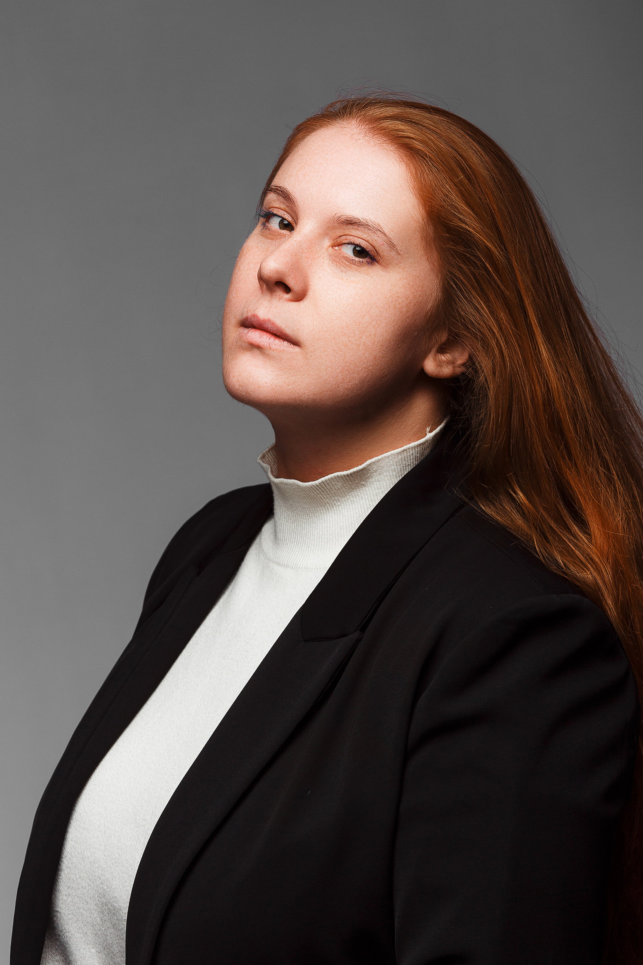 Портретная фотосессия в Санкт-Петербурге. Плюс-сайз модели. Частная фотосъёмка в СПб. Фотограф для резюме. Плюссайз фотограф. Студийная съёмка Plus Size. Фото в стиле ню. Фотограф для девушек. Женская фотосессия на заказ. Фото для сайта знакомств. 