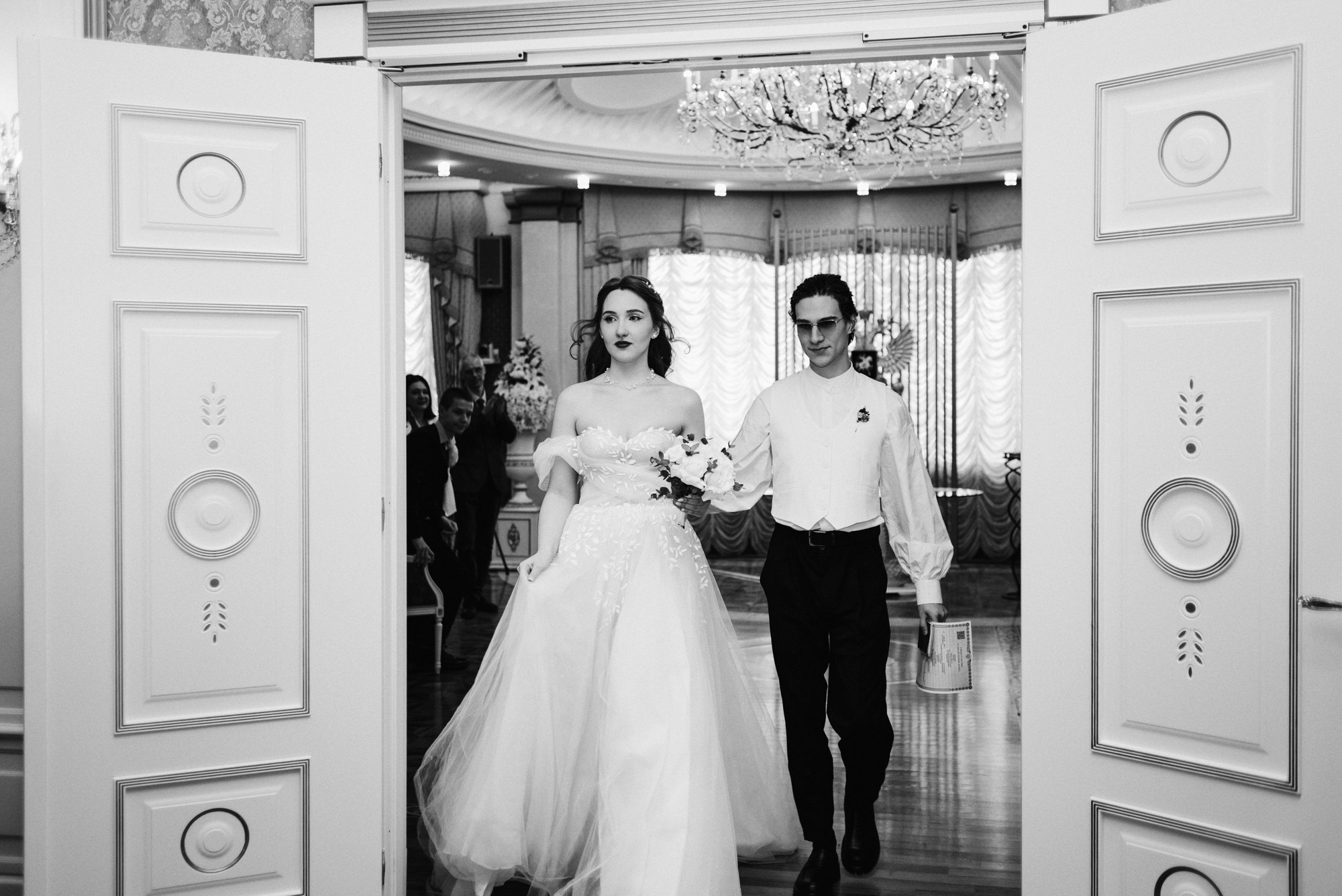 Свадебная фотосессия в Тюмени: ЗАГС, Мост Влюбленных и Монастырь | Фотограф Дарья Мустафина. Портретный фотограф Тюмень Дарья Мустафина