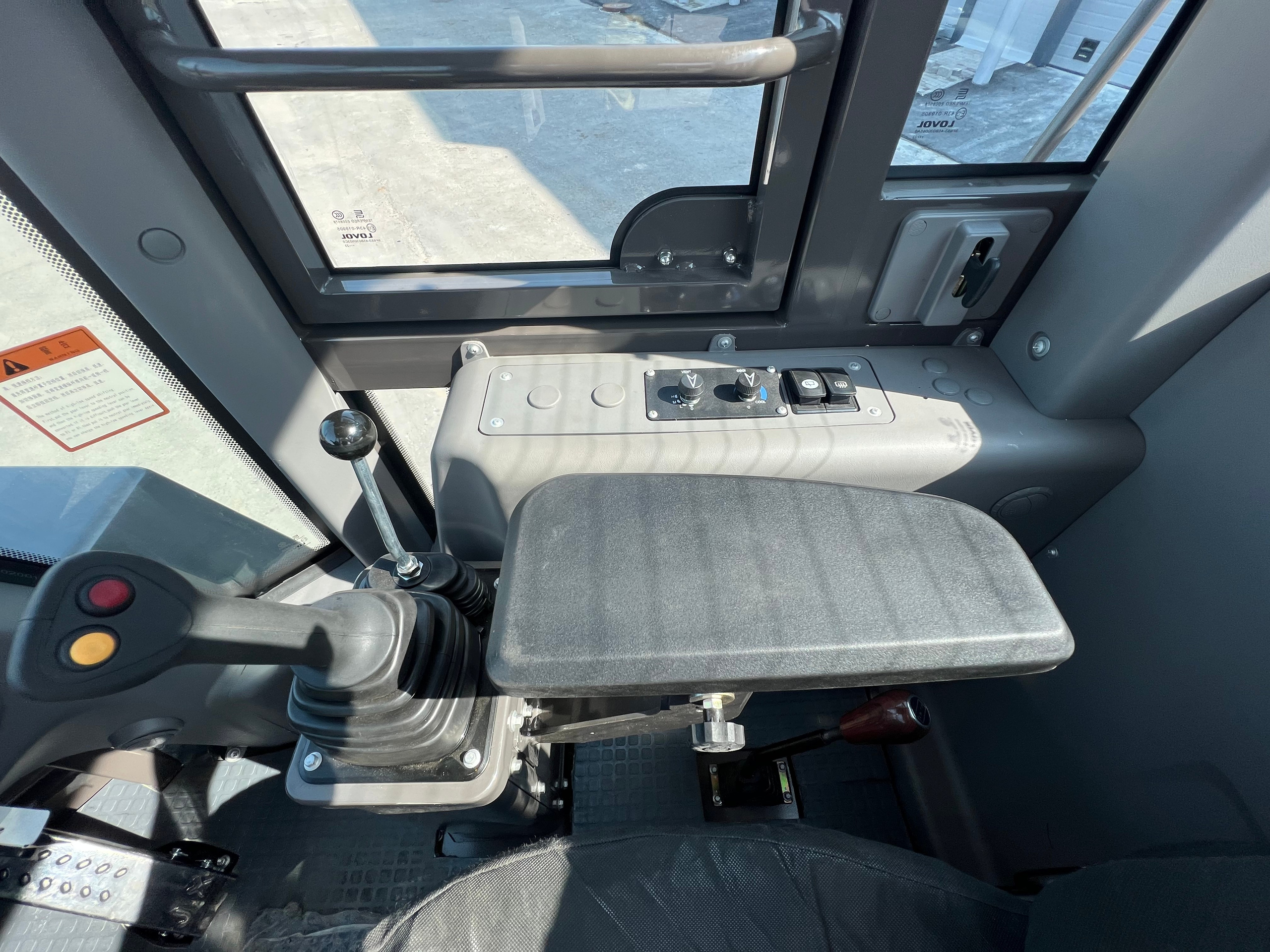 Фото фронт. погр. Weheavy WL836H. Продажа и обслуживание грузовой техники и спецтехники в г. Новосибирск компания СТИ