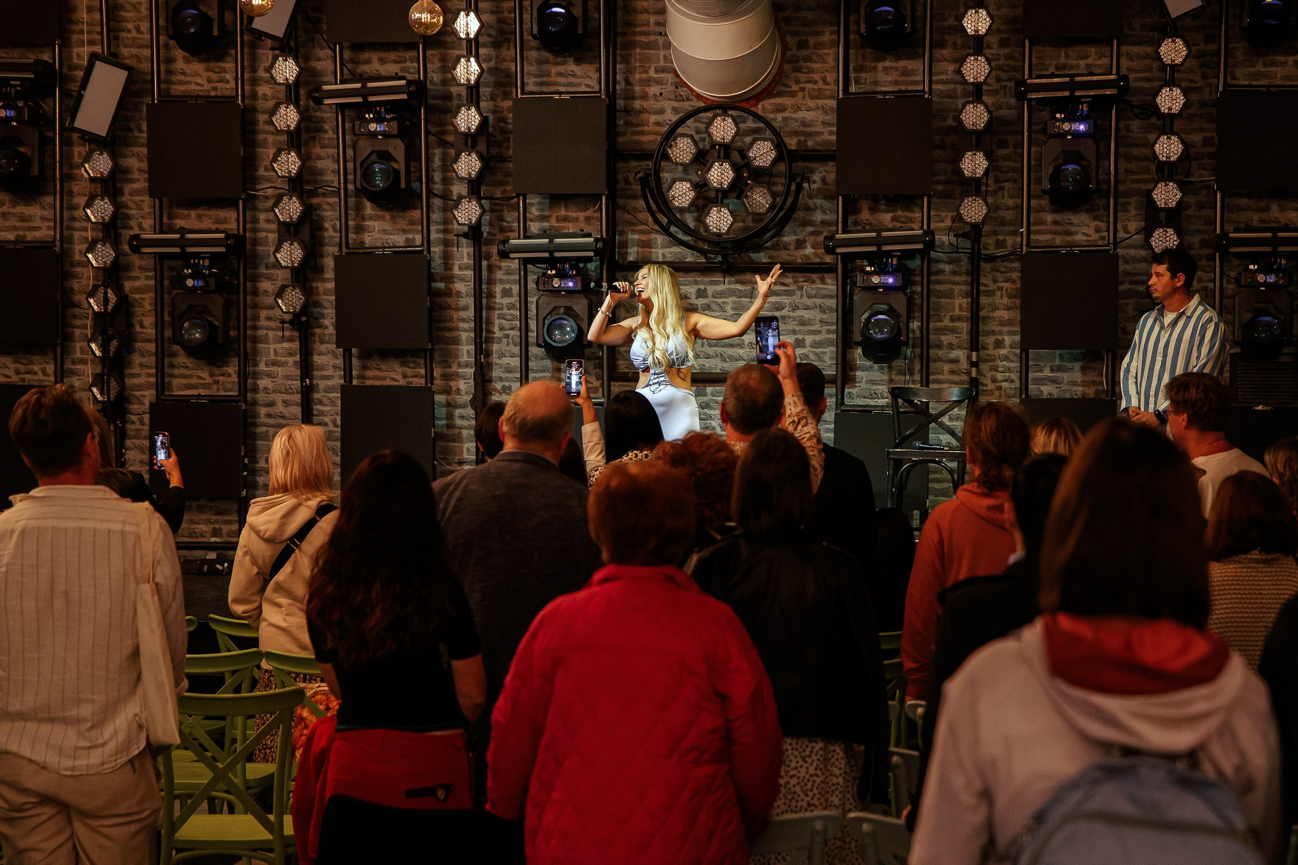 מָשׁוֹב. יבגני פלבין. צלם. תעשייה, דיווחים, חתונות, פורטרט