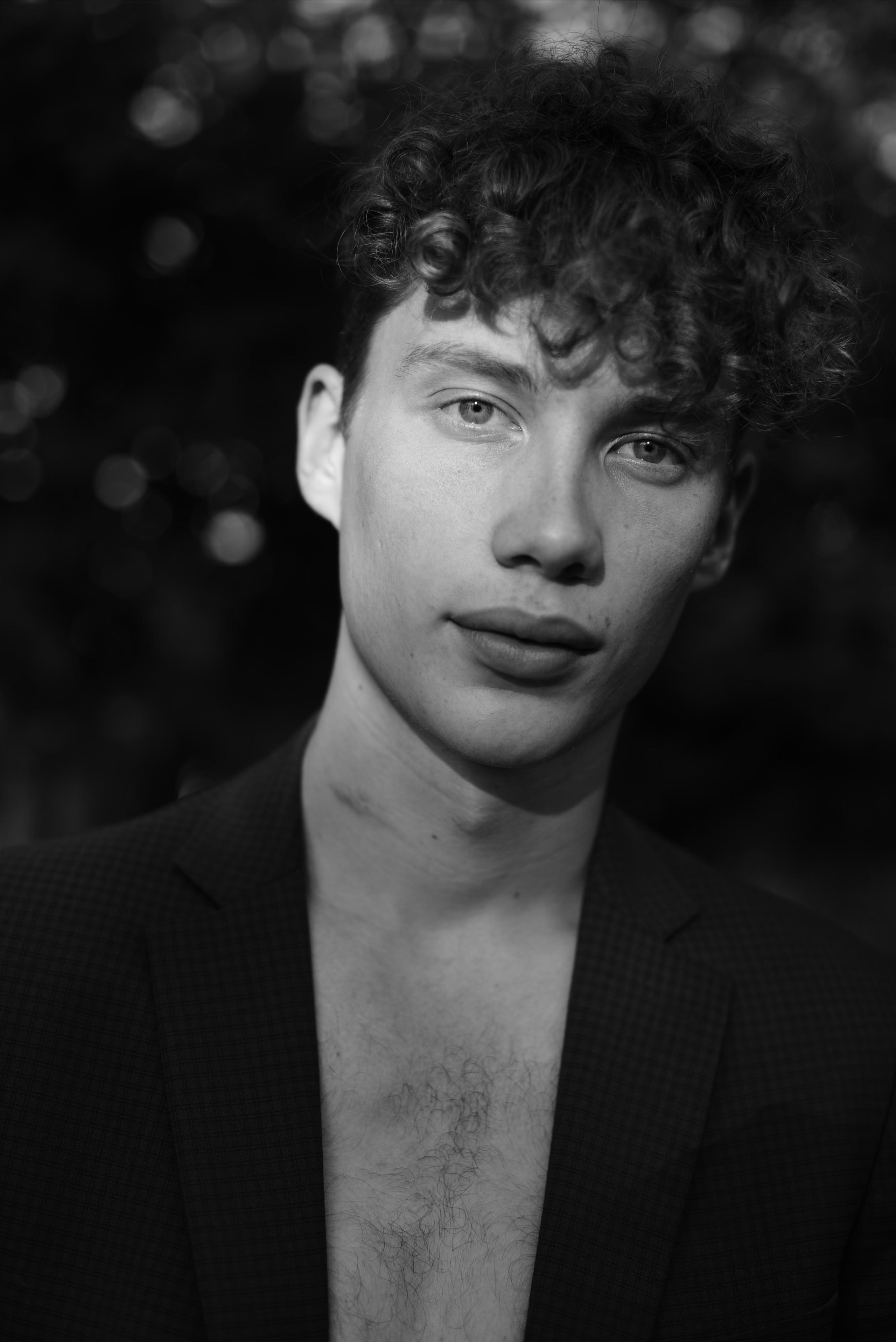 Модель для предметной съемки Даниил Г. Москва | Sale Easy