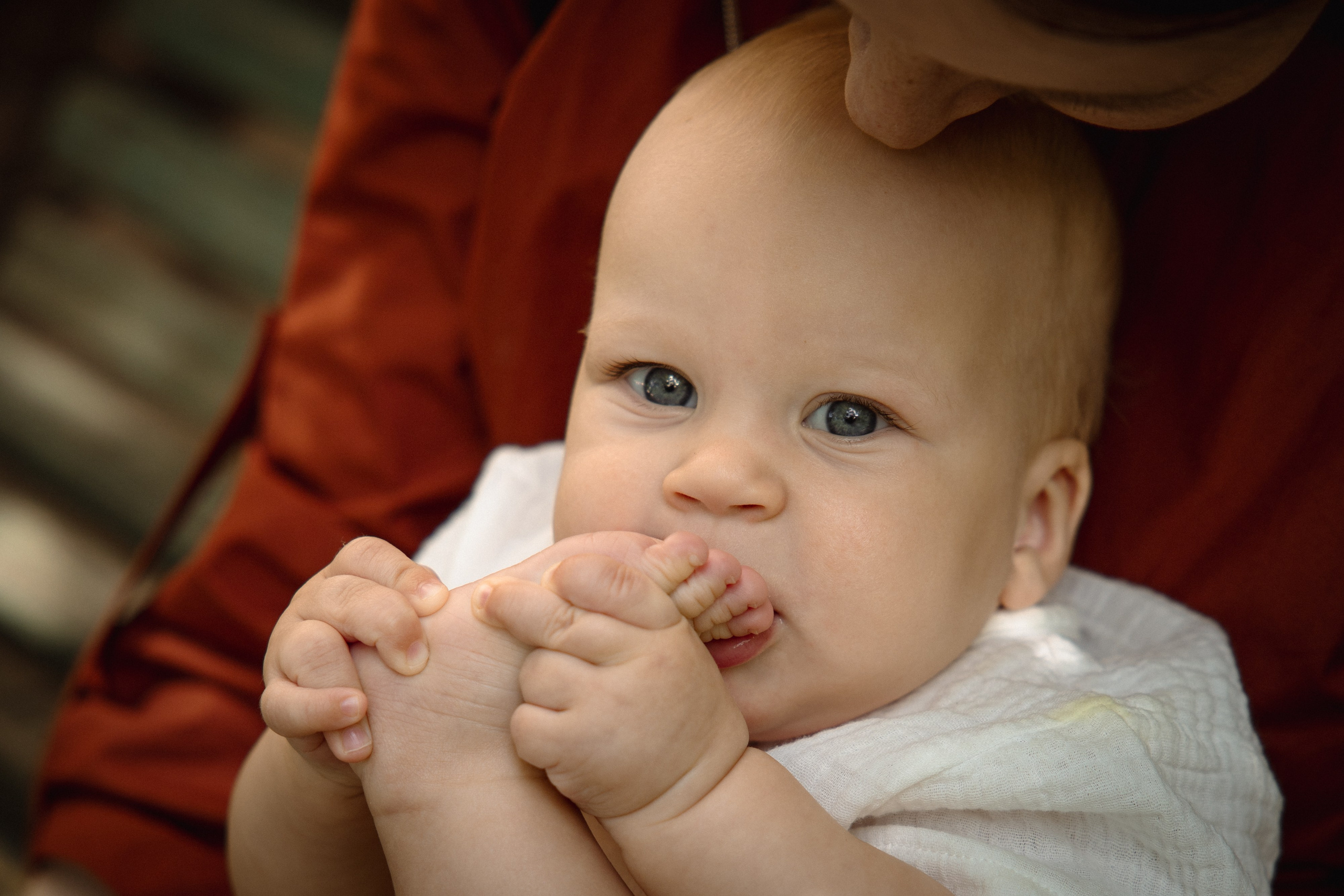 Настя с сыном у Alma-Mater. Ваш семейный newborn и lifestyle фотограф в СПБ Наталья Журавлева