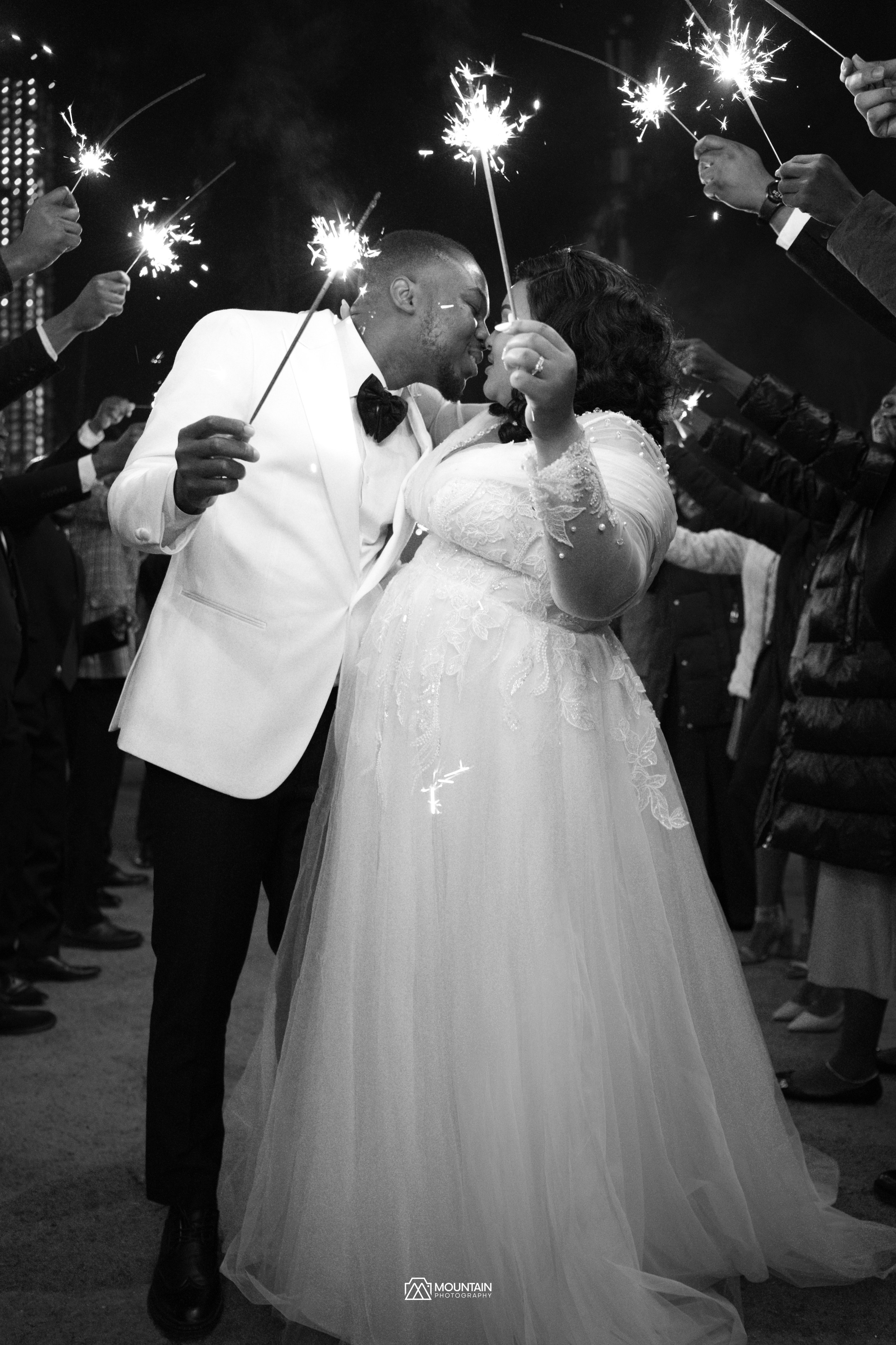 Cletus And Karabo. Я занимаюсь событийной, свадебной, товарной, студийной… фотографией