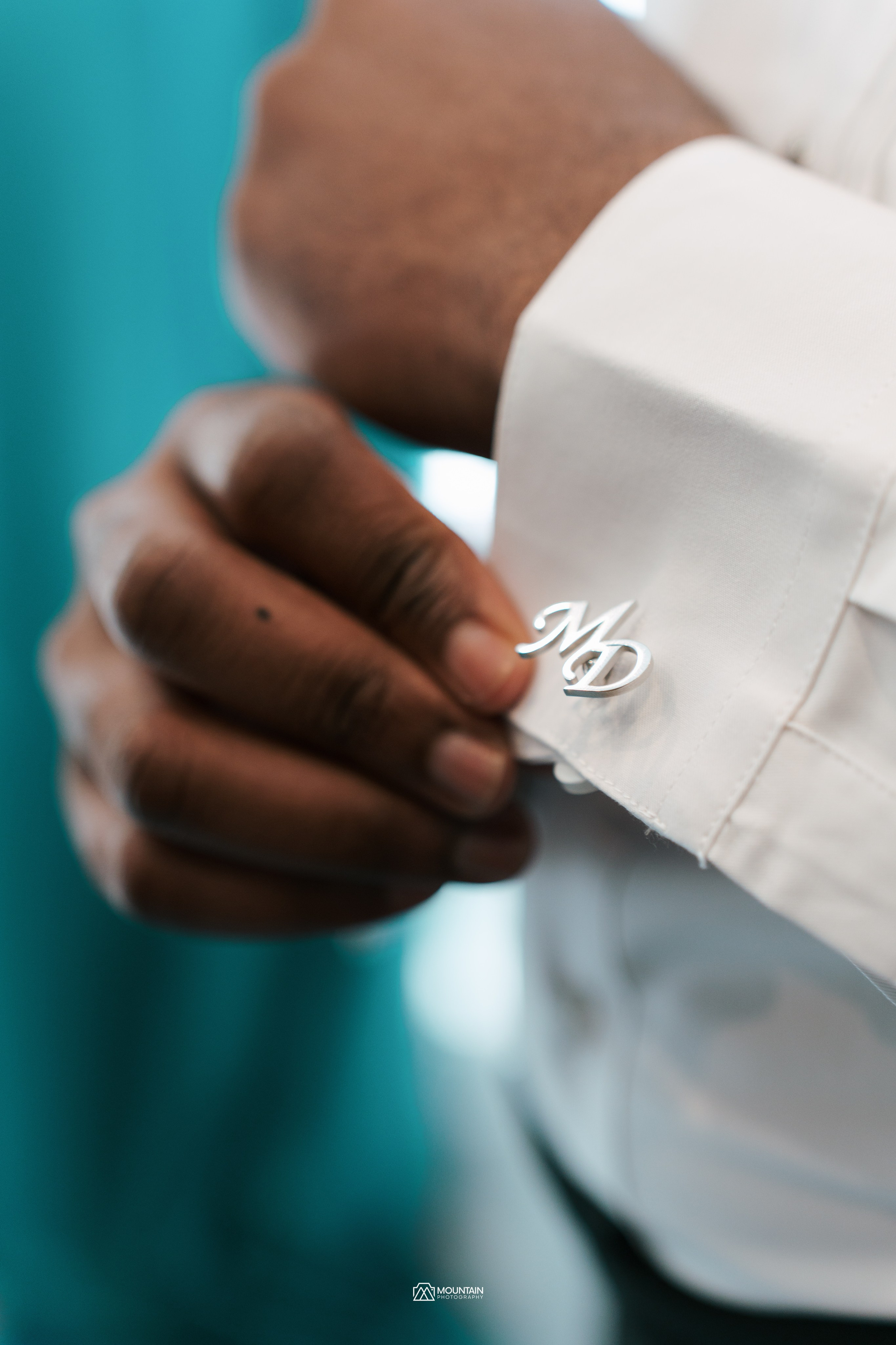 Dany & Mika. Я занимаюсь событийной, свадебной, товарной, студийной… фотографией