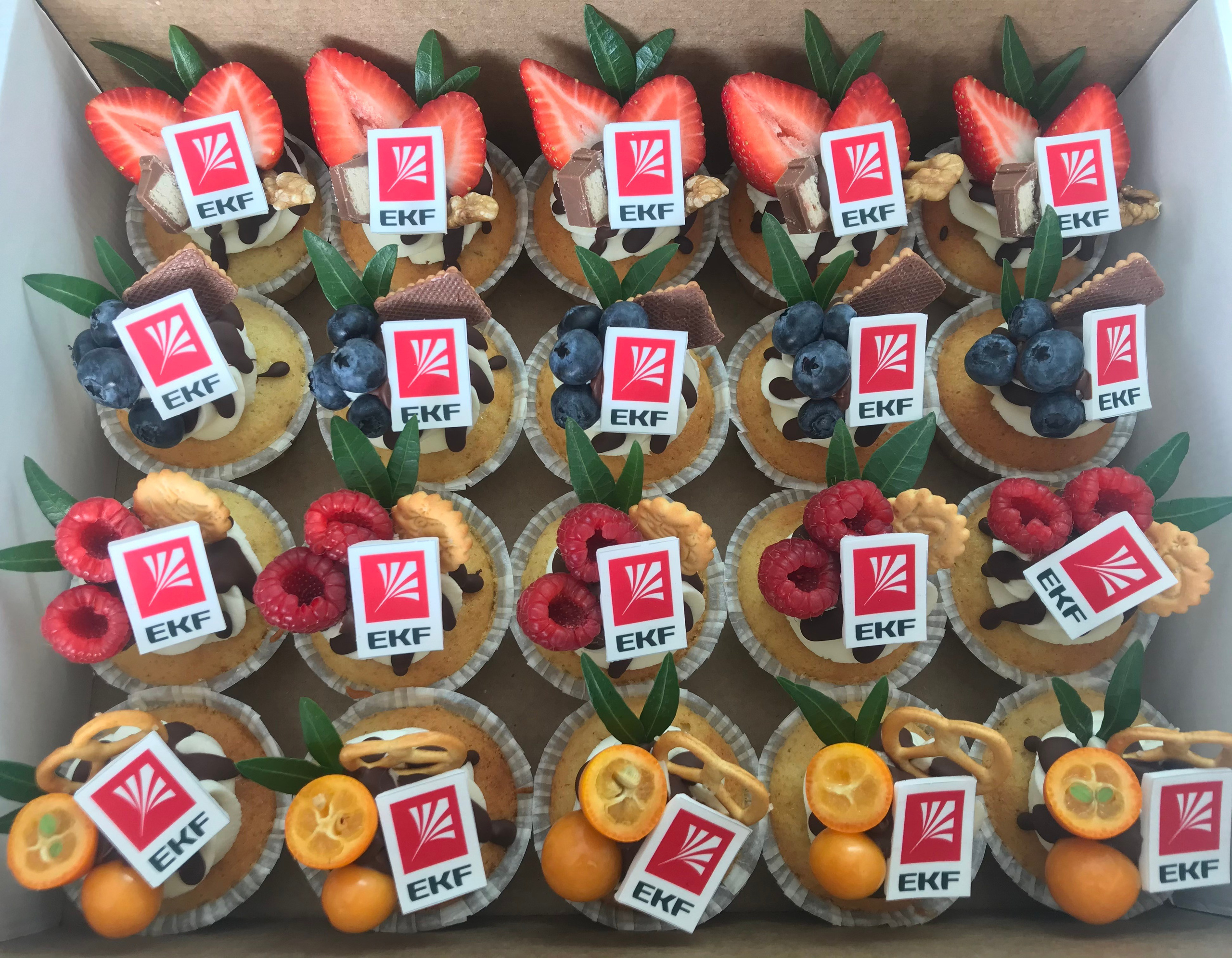 Капкейки фуршетные с логотипом. Katyasugarsugar капкейки, зефир, торты Москва