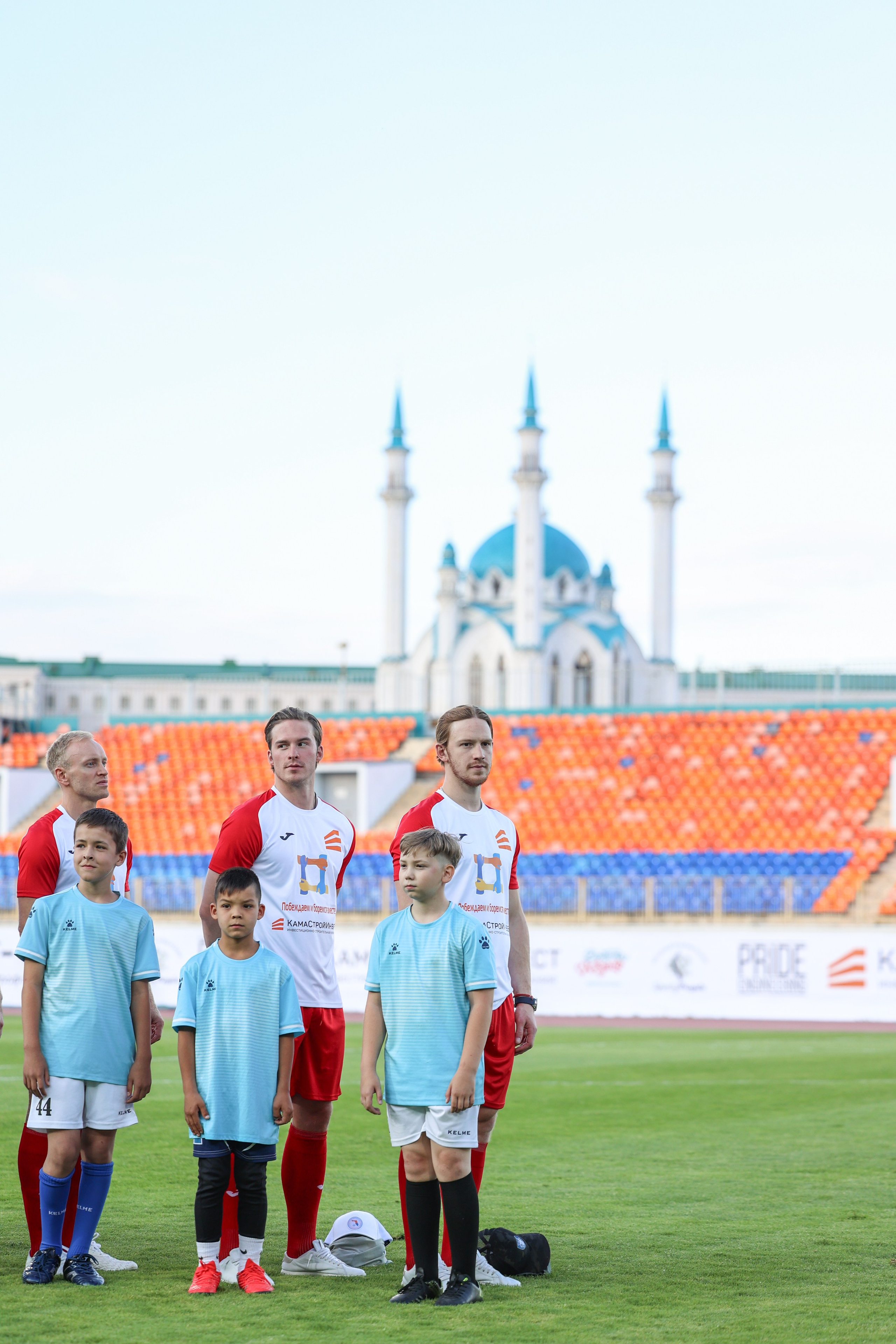 Благотворительный футбольный матч Друзья Бурмистрова vs ФК Fight Nights. Спортивный репортажный фотограф Казань Нафис Сиразетдинов
