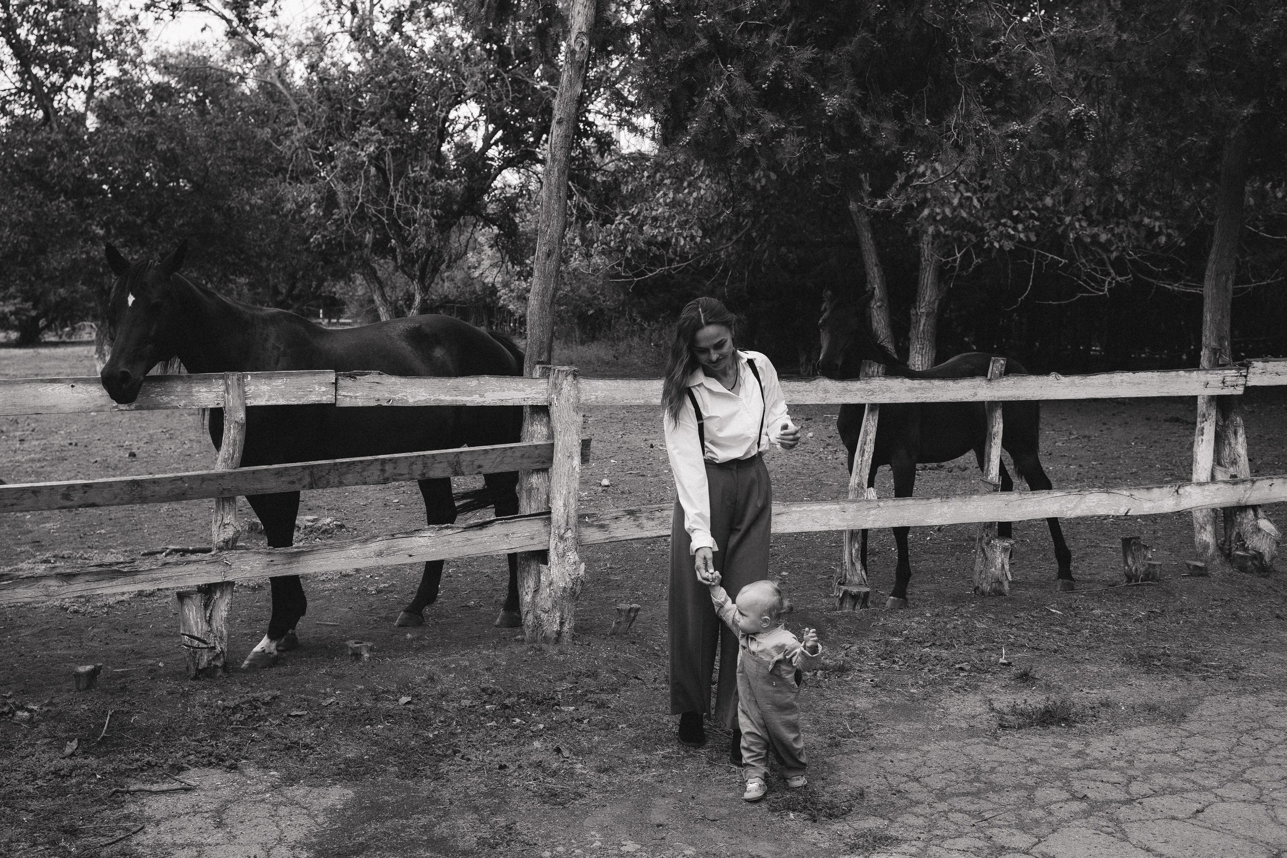 Мама с дочкой. Конюшня. Семейный фотограф в Краснодаре Храмова Анна