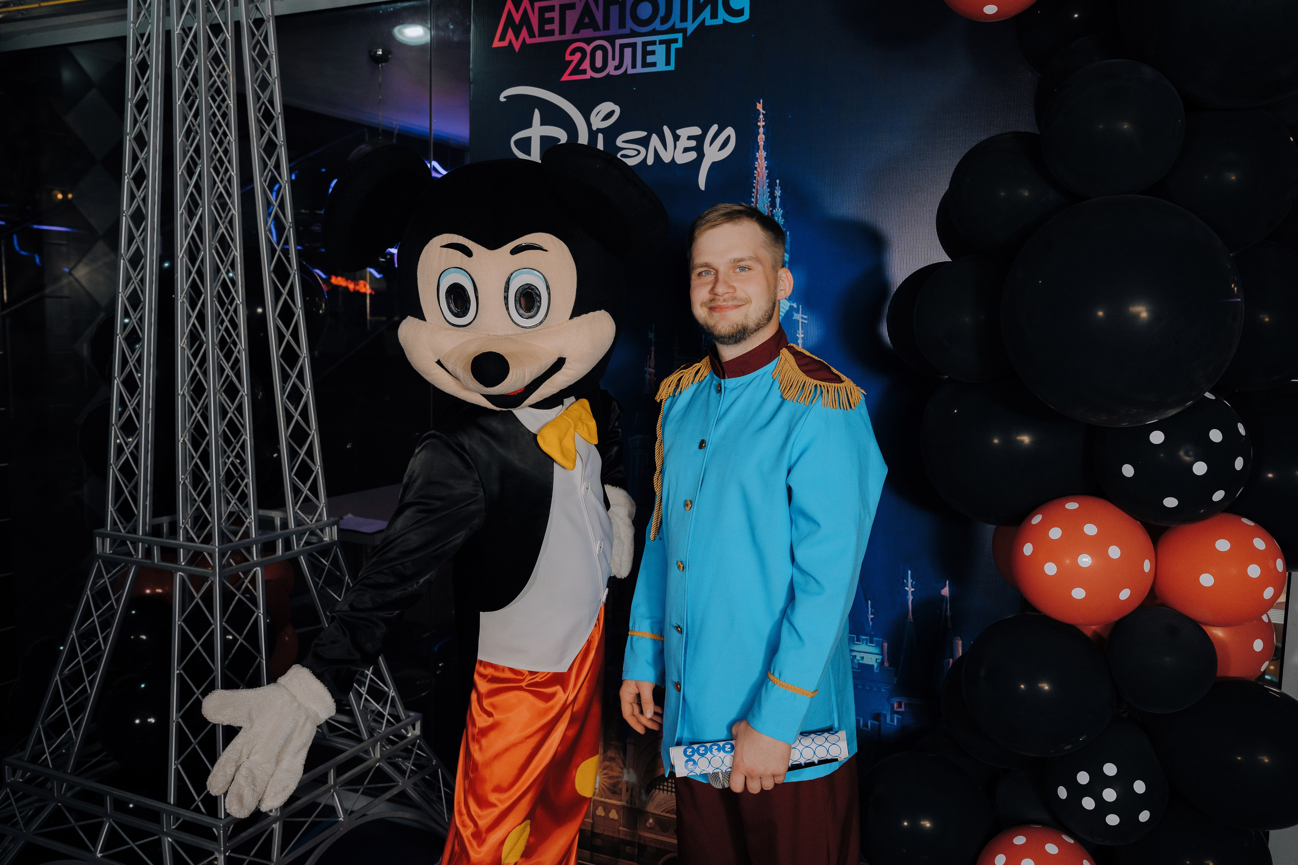 20 ЛЕТ МЕГАПОЛИС ЧЕЛЯБИНСК ХЕДЛАЙНЕР ЕЛКА. Репортажный фотограф Зуев Роман г. Челябинск