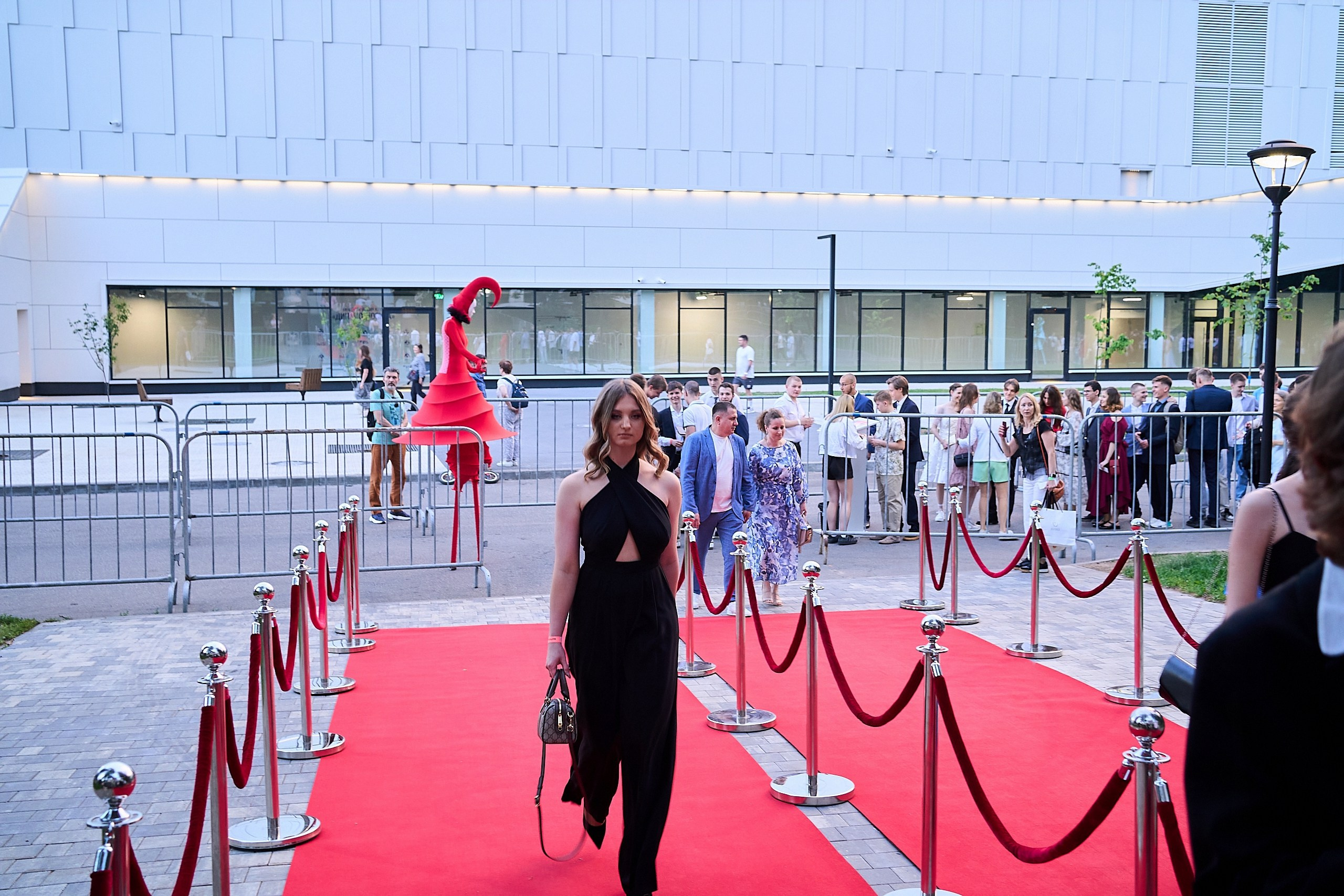 Выпускной 2024 концертный зал Академия ВТБ. Фотограф и Видеограф в Москве. Олег Корушев