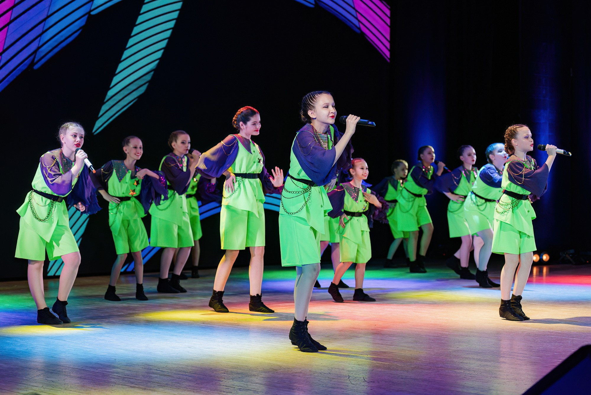 Отчетный концерт Образцового коллектива Алтая театра эстрадной песни «Созвездие». Свадебный и репортажный фотограф Никита Сницарев в Барнауле