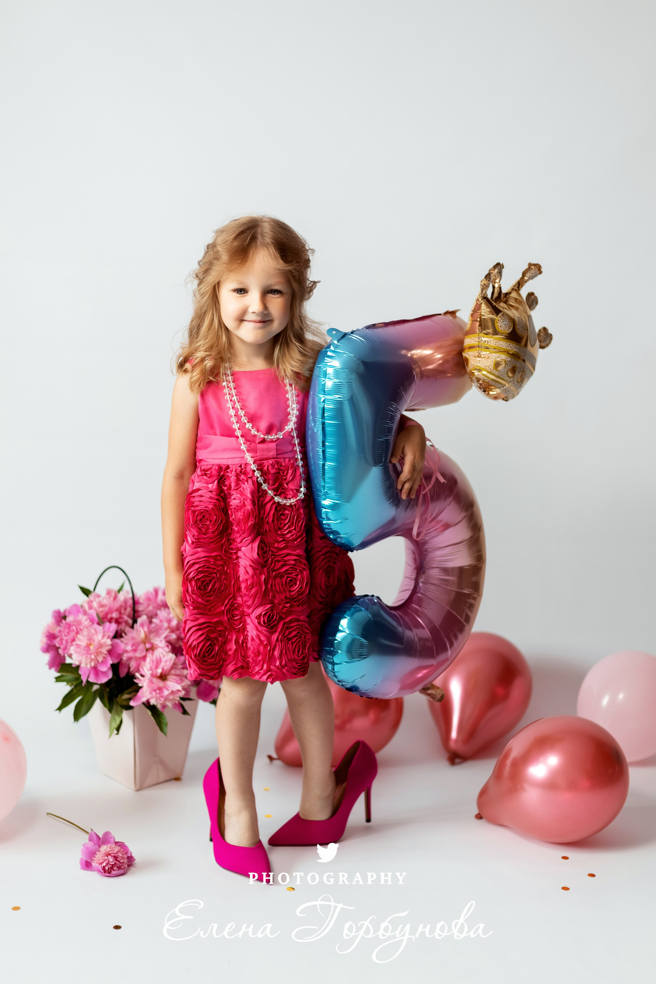 «Модница в розовом» В моей студии. Вероника и Александра. 2024. Фотограф Пермь. Свадьбы. Семья и дети, школа, д. сад. Фотокниги