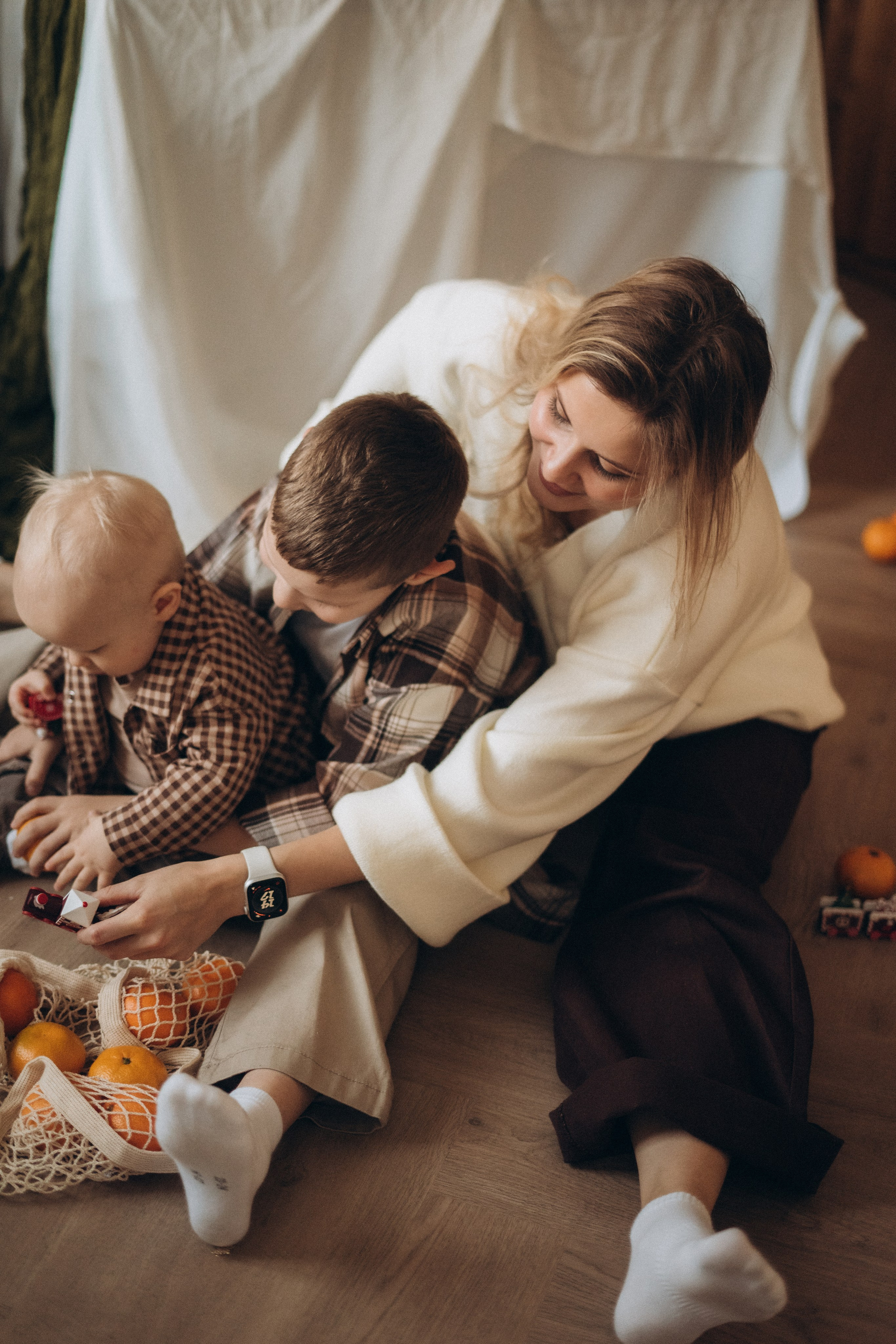 Мария с детьми. Главная