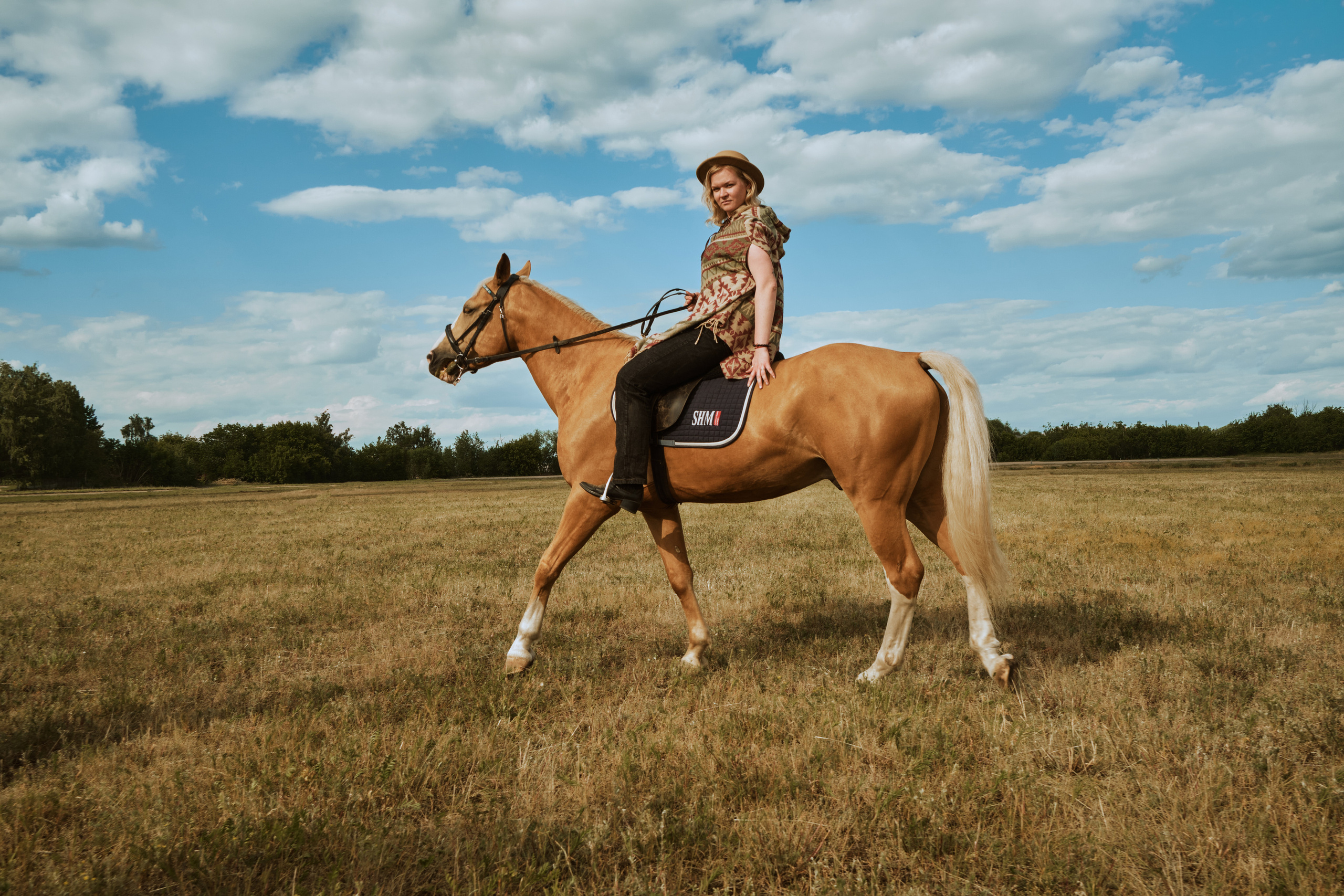 Сестры на ипподроме. Фотограф в Москве — Галунина Кристина