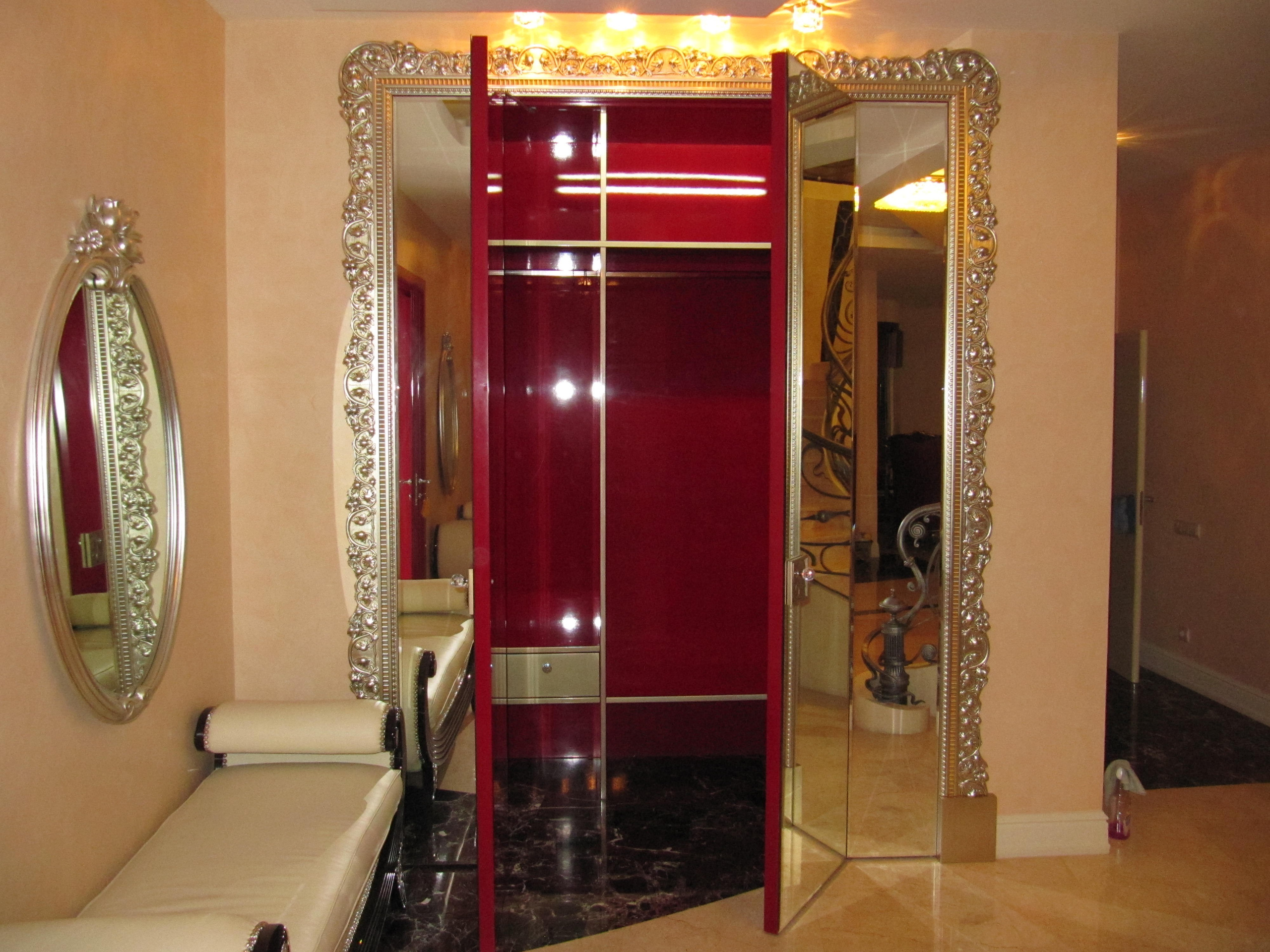 В портфолио вы можете увидеть фото исключительно наших работ. Мебель на заказ по индивидуальным проектам