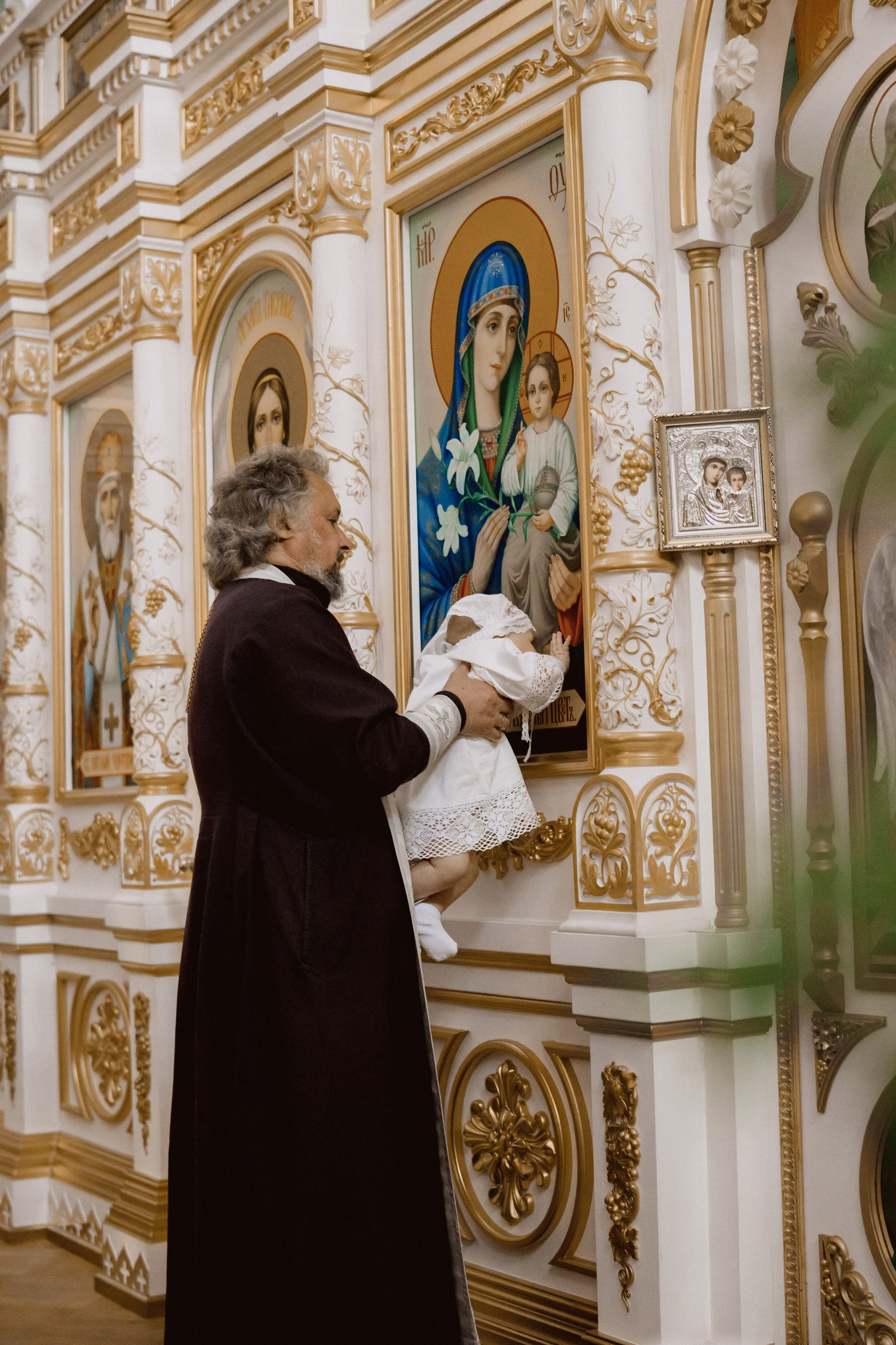 Крещение в храме Св. Спиридона Тримифунтского г. Ломоносов. Семейный фотограф и видеограф Алёна Ким
