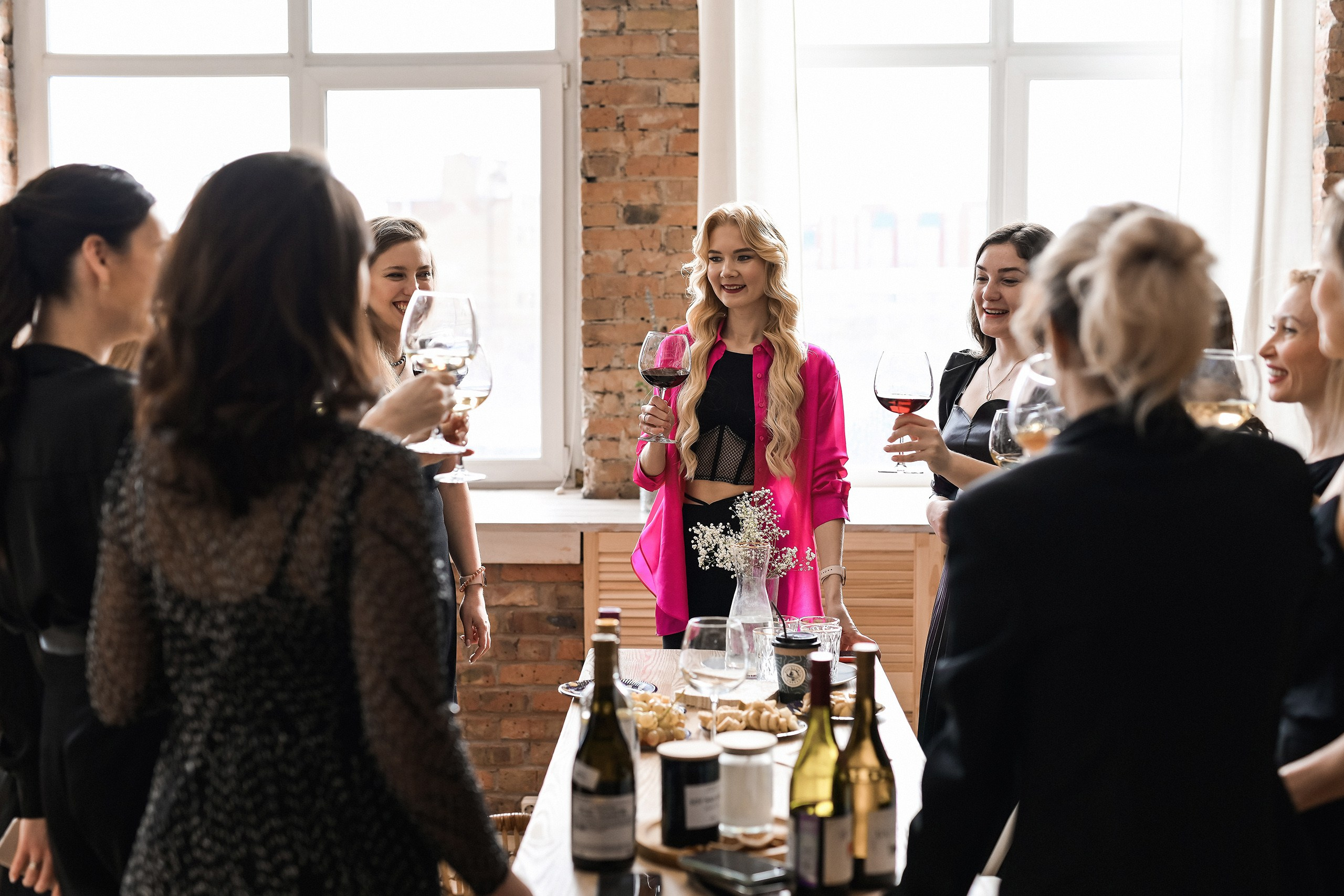 Фотограф на девичник в Красноярске: фотосессия для подруг. 📸 Свадебный и семейный фотограф в Красноярске Тихомиров Евгений | 17 лет опыта | 800+ свадеб