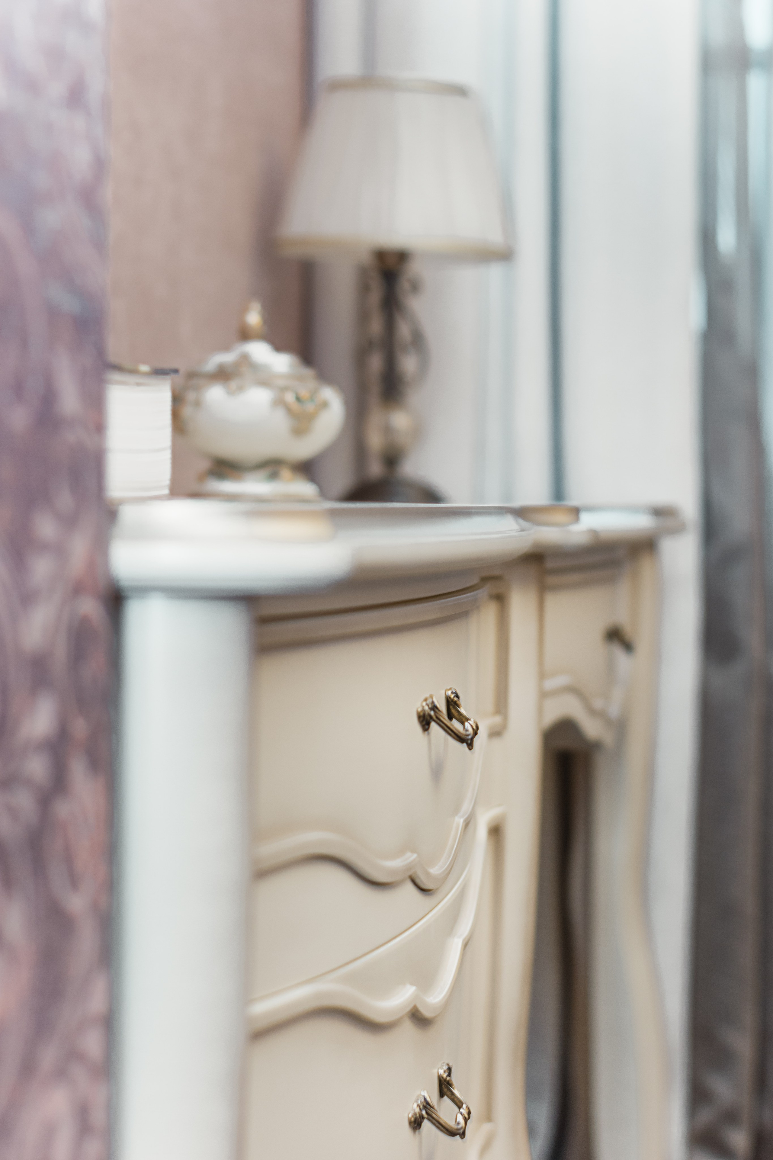 Комод-стол. Студия дизайна интерьера RISE DESIGN STUDIO