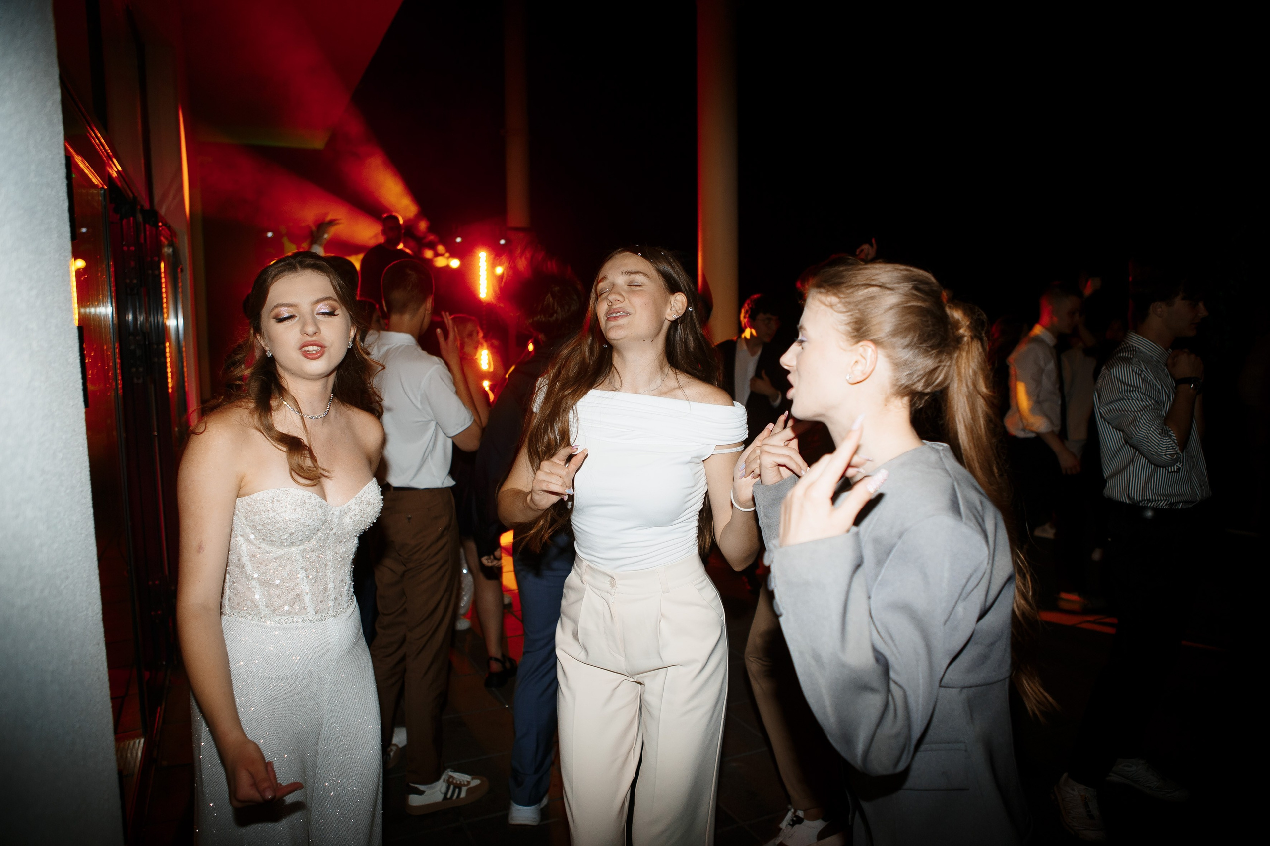 Выпускной Гимназия 12 2024 OpenHouse. Свадебный и портретный Фотограф в Липецке Дмитрий Котюков