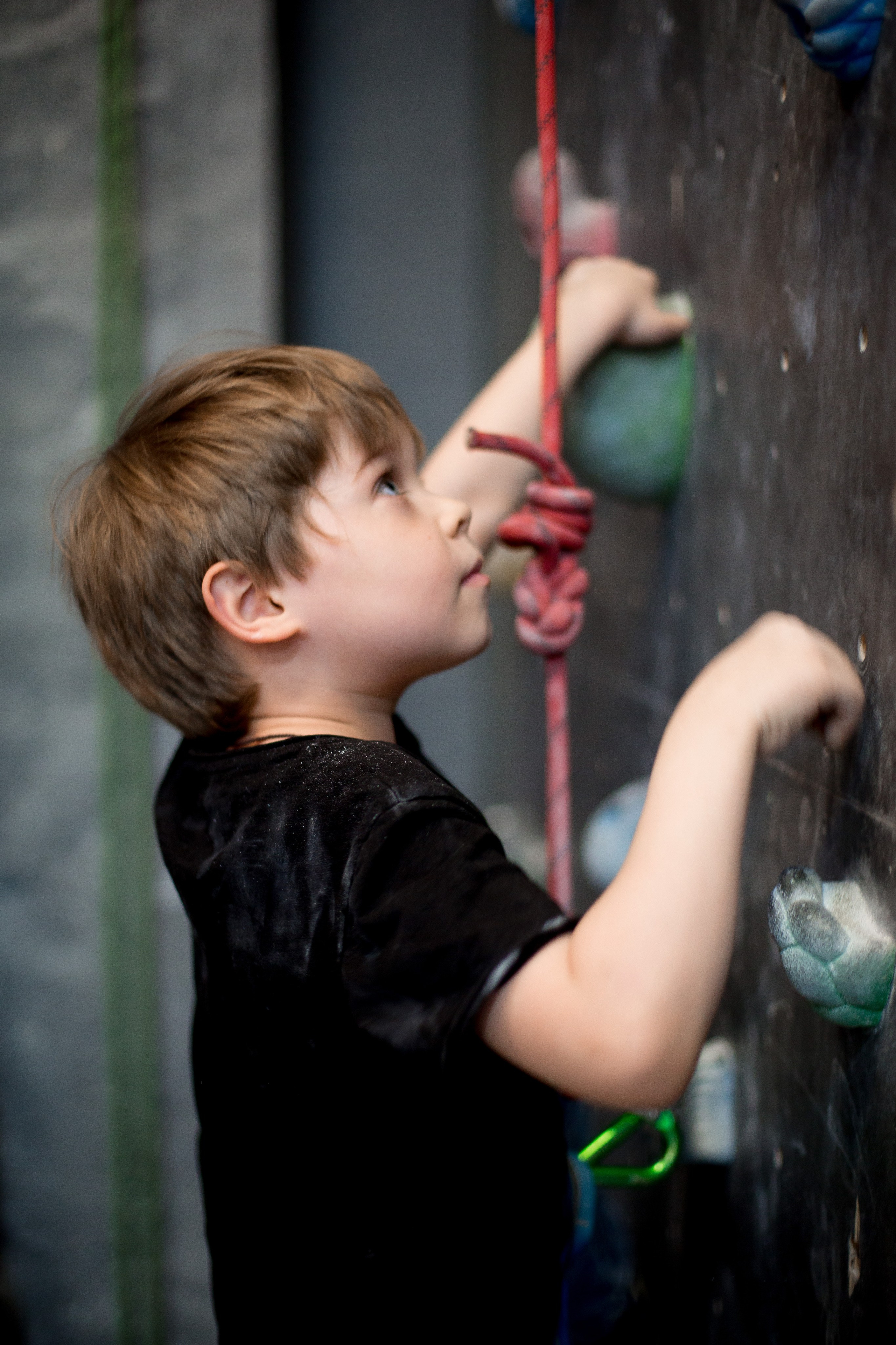Фотосъемка детского Дня рождения на скалодроме. Репортажный фотограф Борис Геер