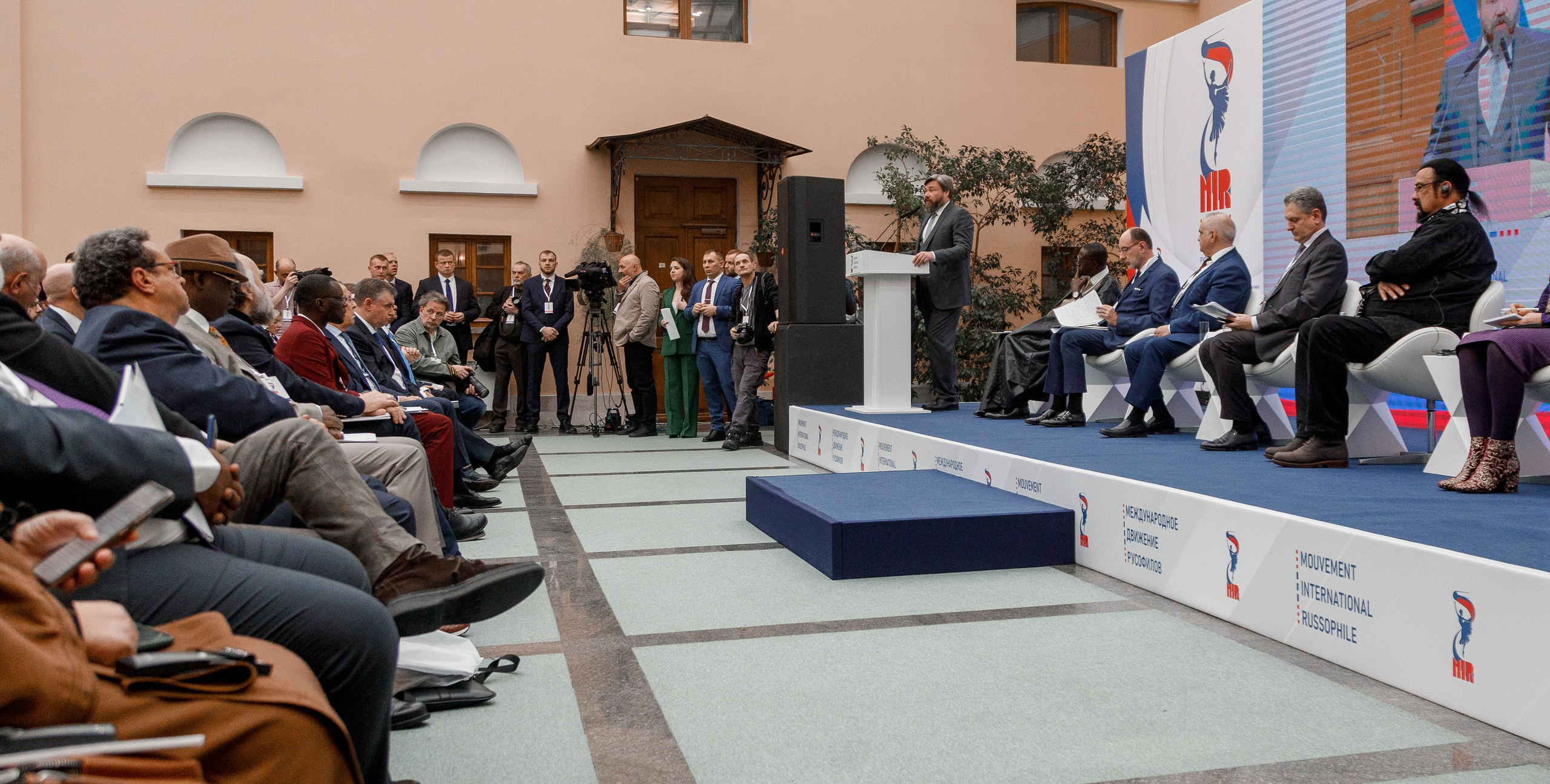 Собрание русофилов. Репортажный фотограф Борис Геер