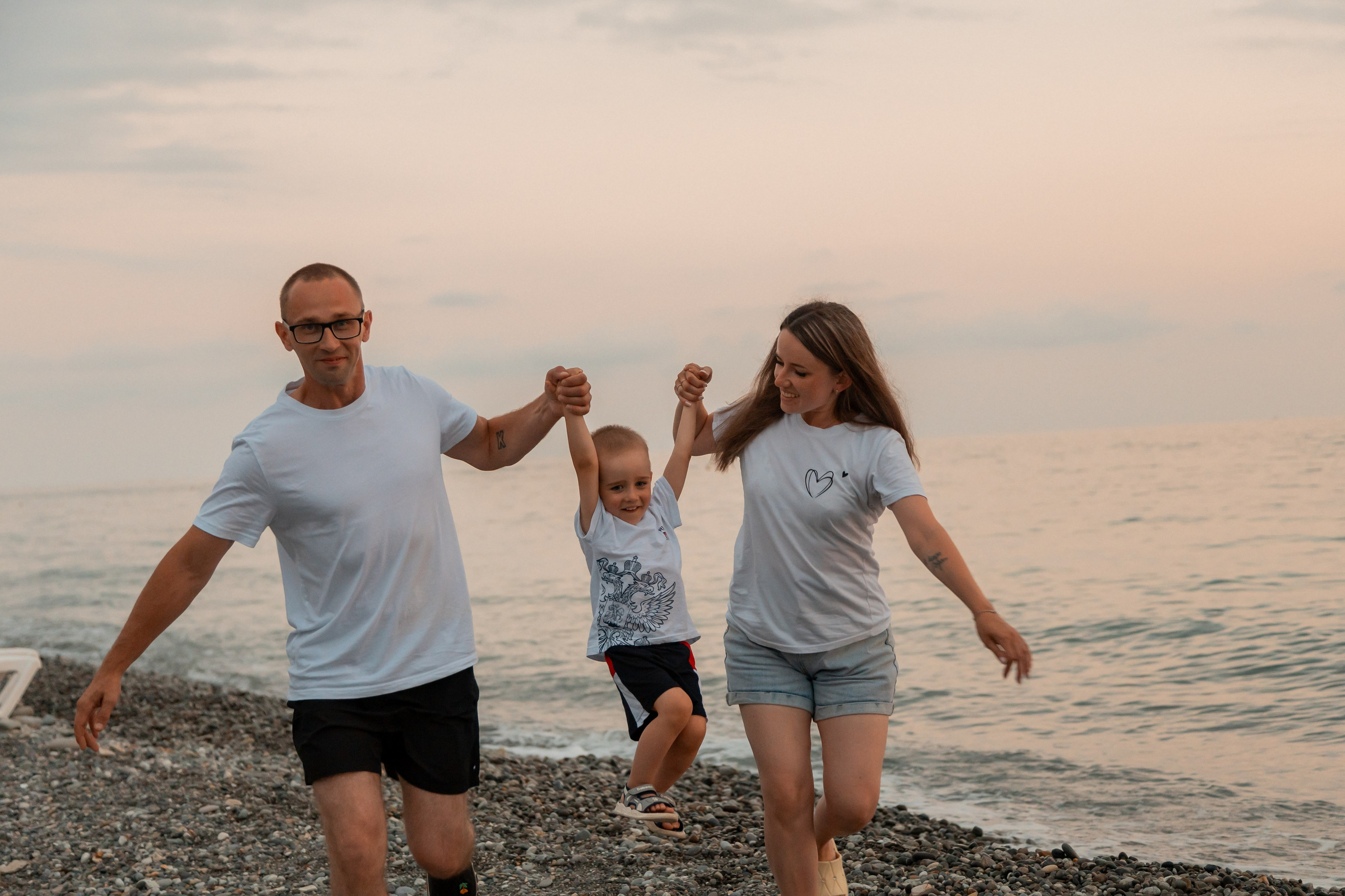 Прогулка у моря. Семейный фотограф в Сочи, Лоо, Дагомысе, Вардане Кучумова Олеся