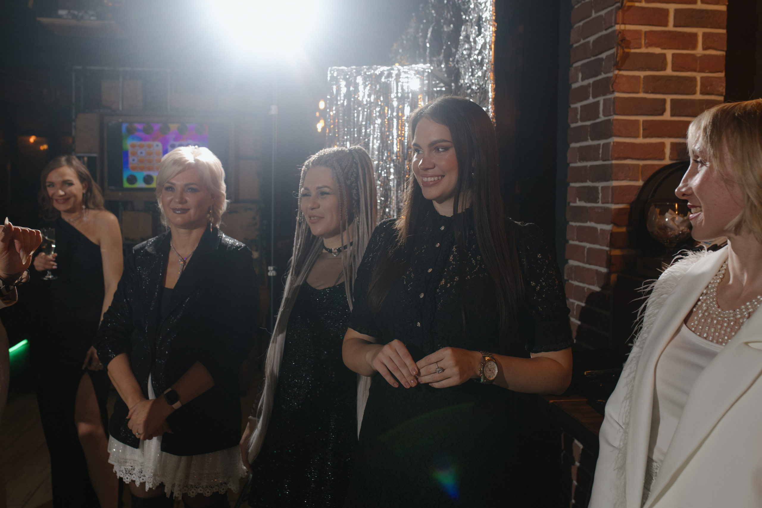 День рождения Томы — Let`s Talk Bar. Свадебный фотограф Екатеринбург/Челябинск — Любовь Волохова