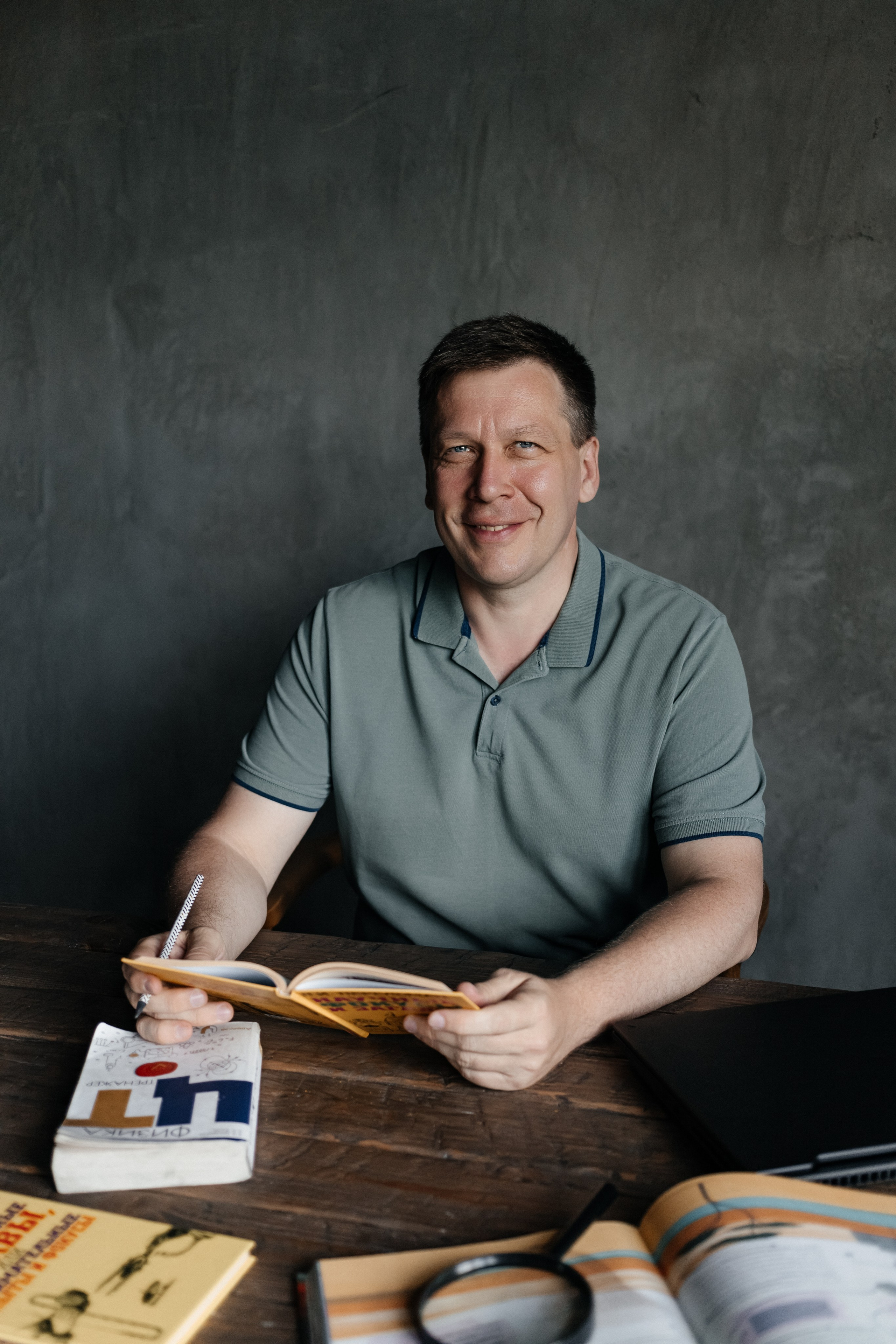 Контентная фотосессия для репетитора по физике. КОНТЕНТ ФОТОГРАФ