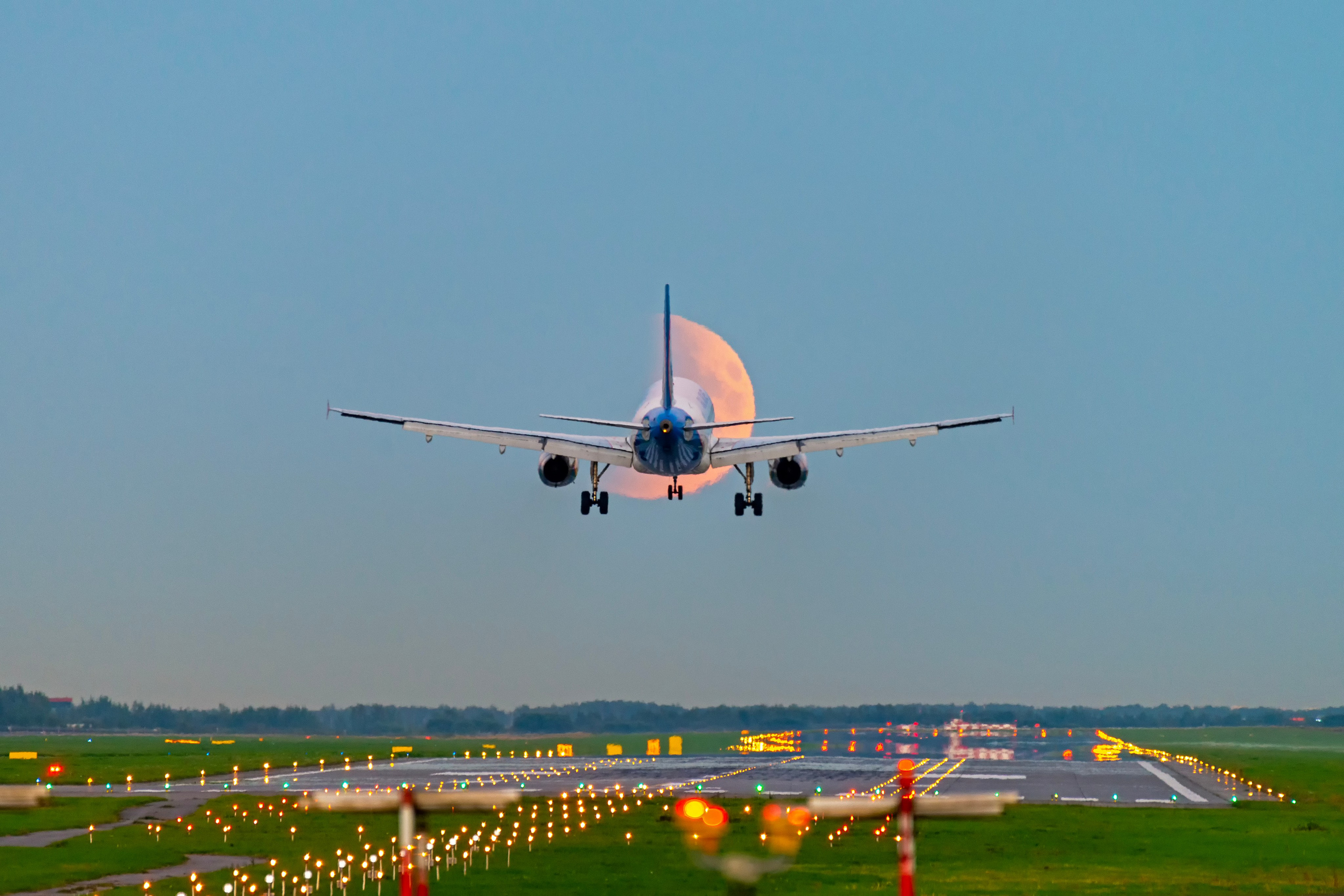 Авиация: самолеты, вертолеты, небесные зарисовки. От прошлого к будущему авиации через фотографию