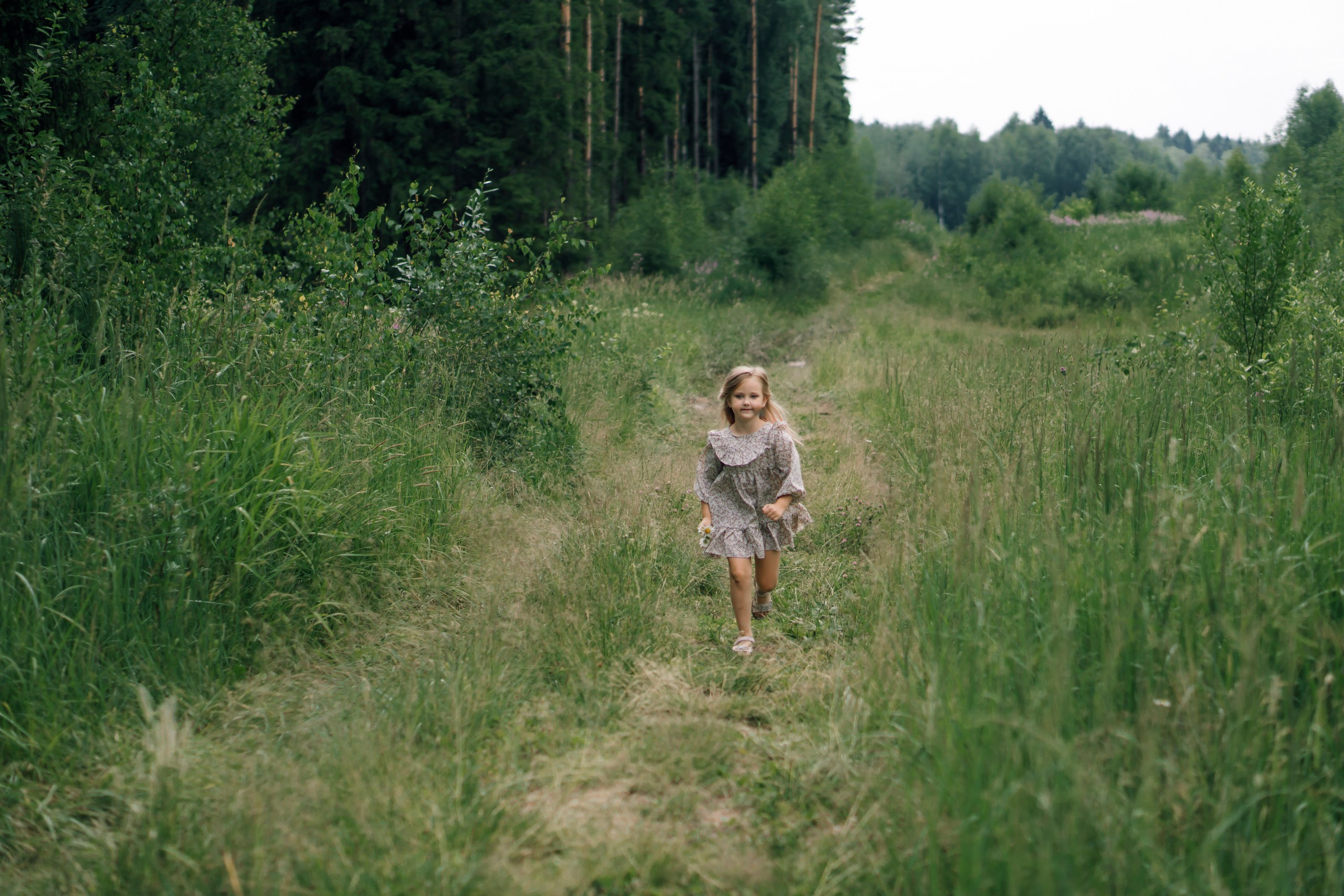 Семейная фотоссесия на природе. Свадебный фотограф в Дмитрове