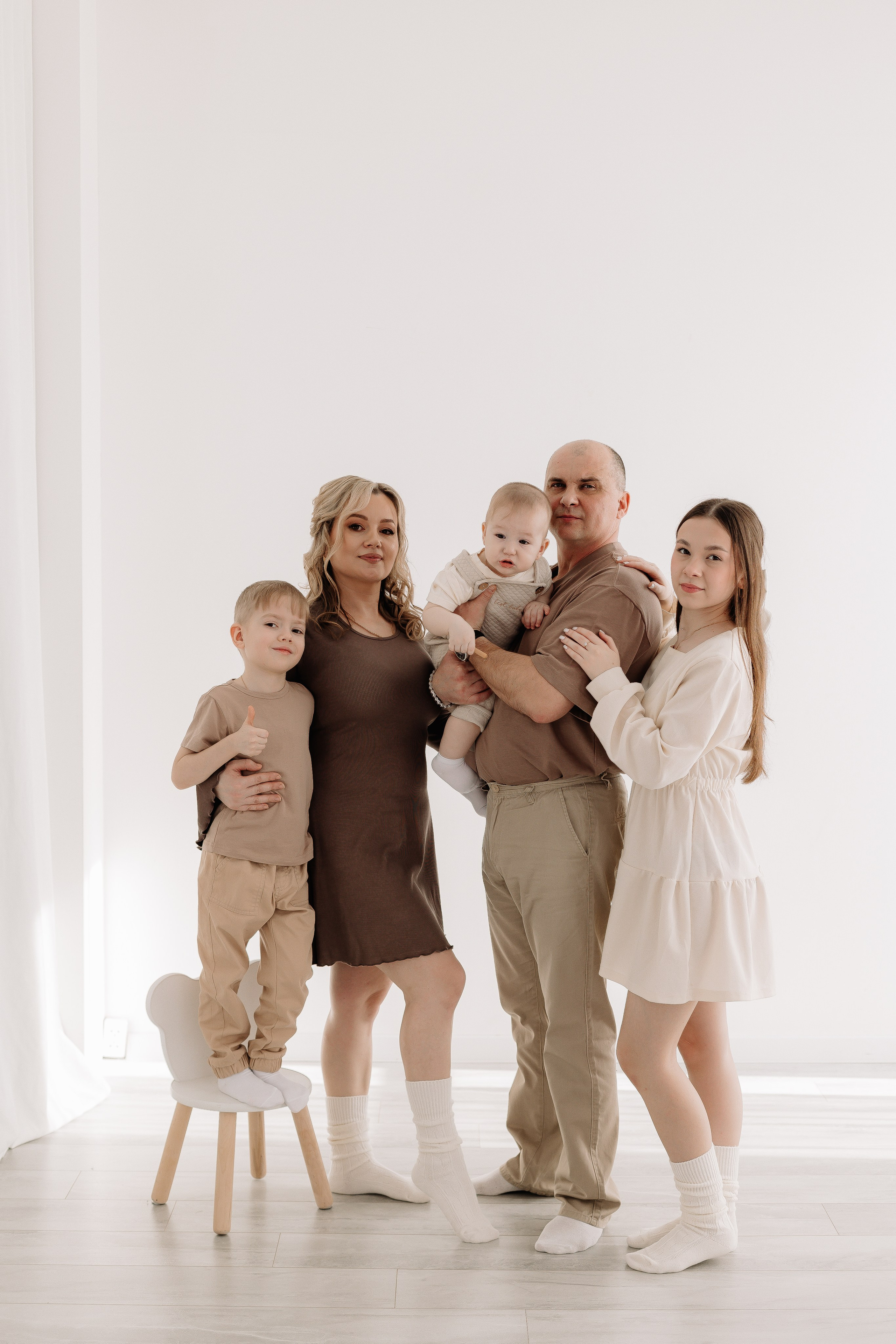 Семейная фотосессия в студии. Свадебный и семейный фотограф в Нижнекамске, Набережных Челнах