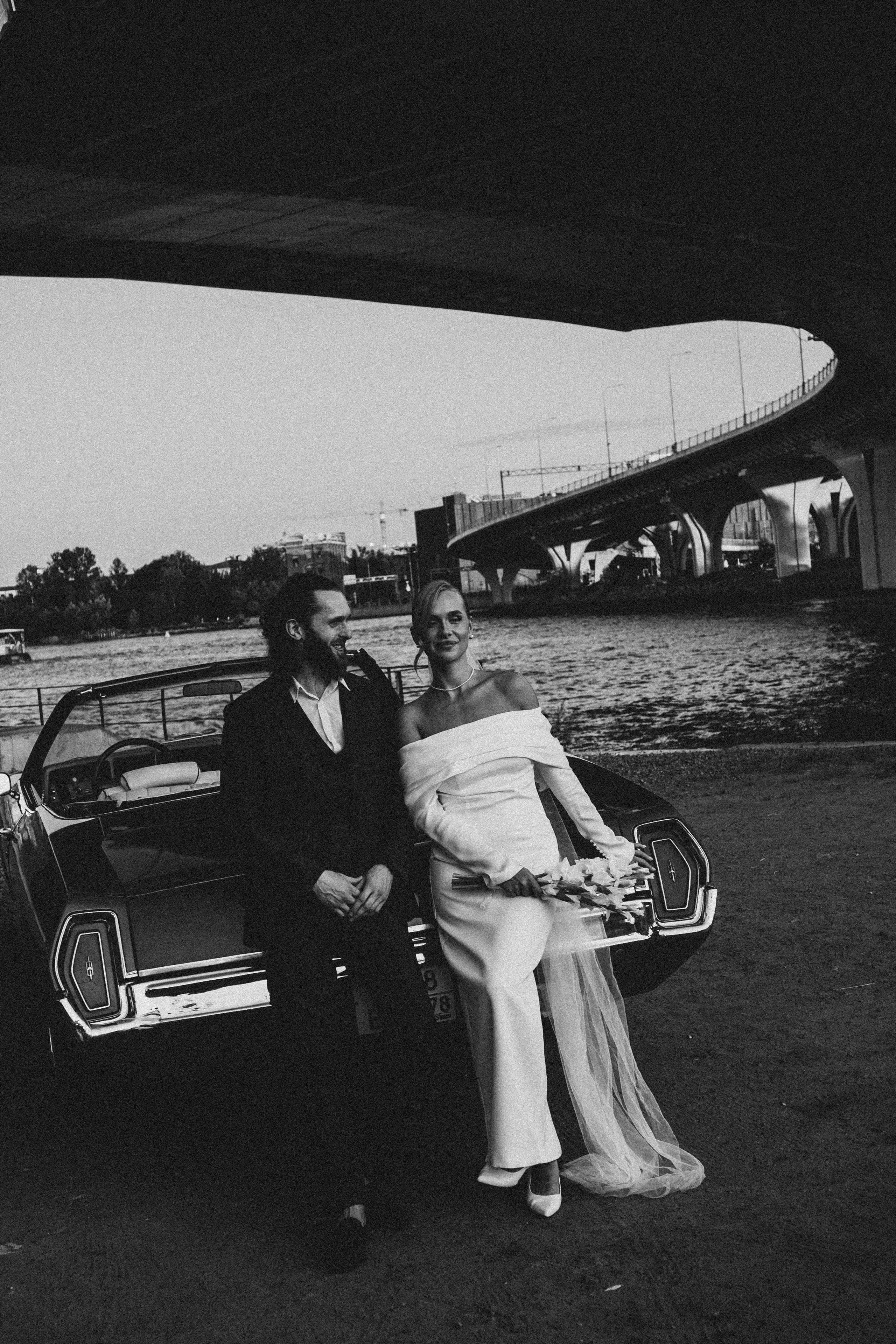 СВАДЕБНАЯ СЬЕМКА ВОЗЛЕ МСОТА БЕТАНКУРА НА КАБРИОЛЕТЕ. Профессиональный фотограф, Санкт-Петербург — Виктория Богомолова