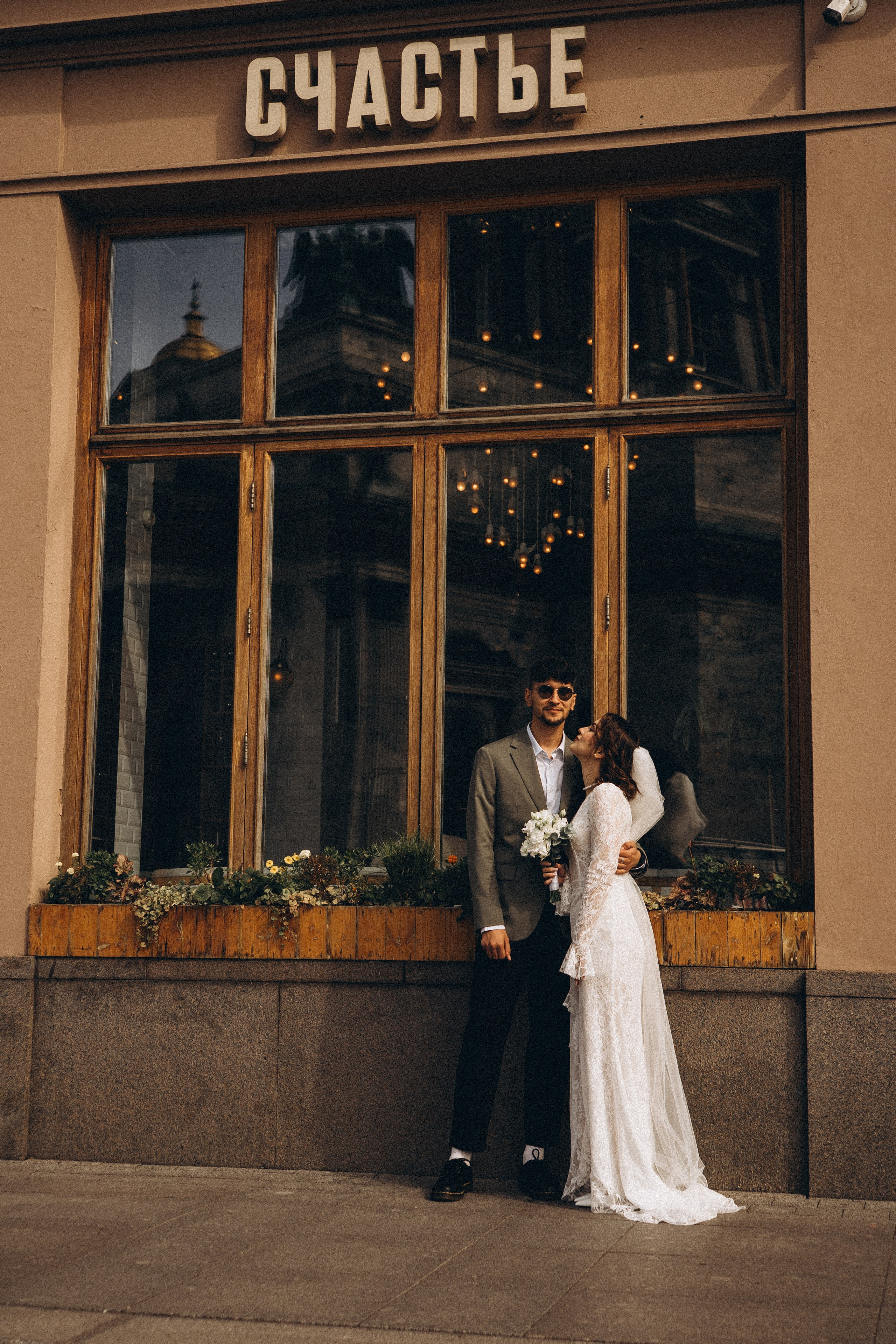 СВАДЕБНАЯ ПРОГУЛКА ВОЗЕ ИСАИКЕВСКОГО СОБОРА АСТОРИИ И ЗАКОНОДАЛЕТНОГО СОБРАНИЯ. Профессиональный фотограф, Санкт-Петербург — Виктория Богомолова