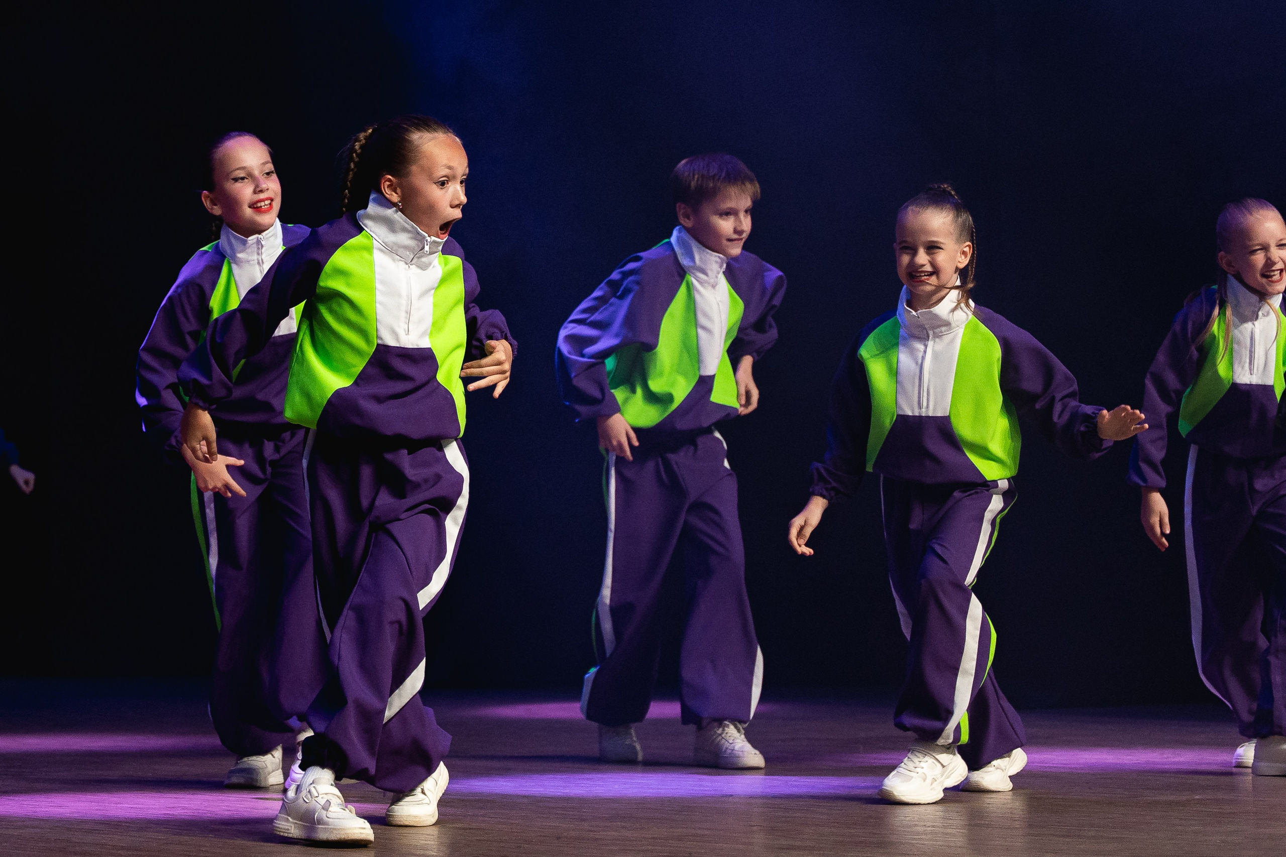 Отчётный концерт танцевально-спортивного клуба «PULSE». Портретный и репортажный фотограф в Воронеже: Анастасия Пузикова