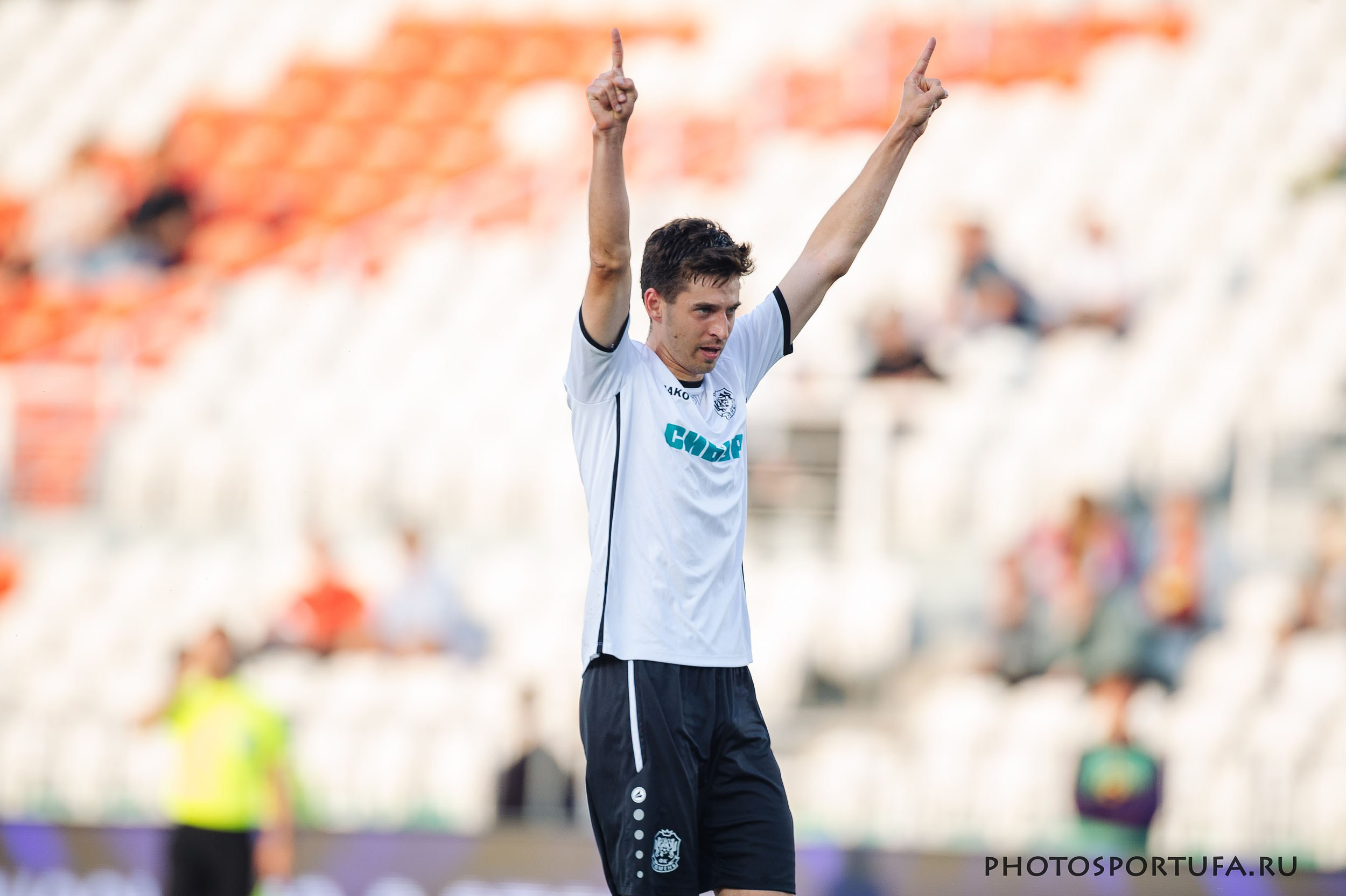 Россия — МЕЛБЕТ — Первая Лига. 4 -й тур «ФК УФА» — ФК «Тюмень». Спортивный фотограф в Уфе Евгений Буров