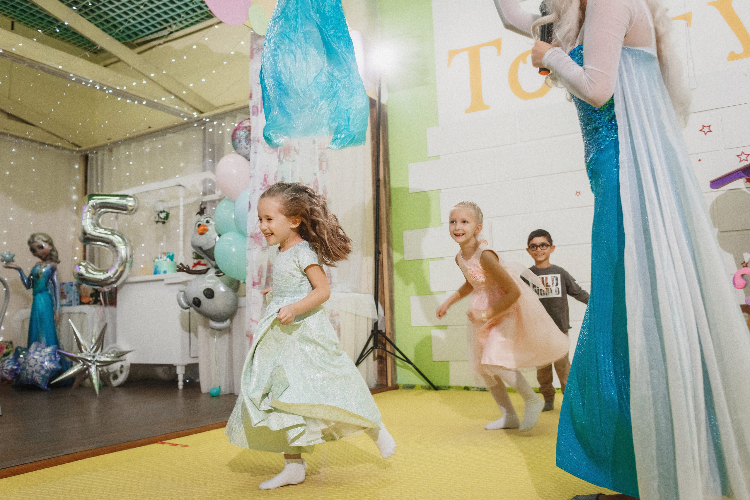 Уникальные фотографии дня рождения Анжелики в Тортуге Таганрога. Свадебный и семейный фотограф в Таганроге Бакарюк Антон