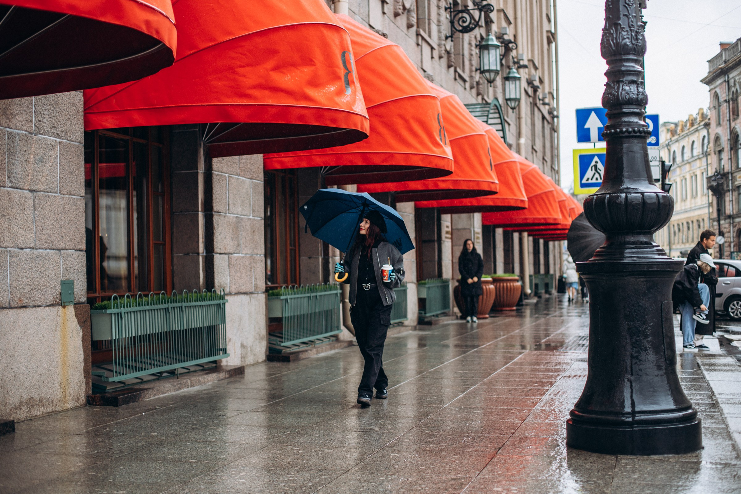 Людмила в мае. Фотопрогулка в Петербурге. Индивидуальный и семейный фотограф в Санкт-Петербурге
