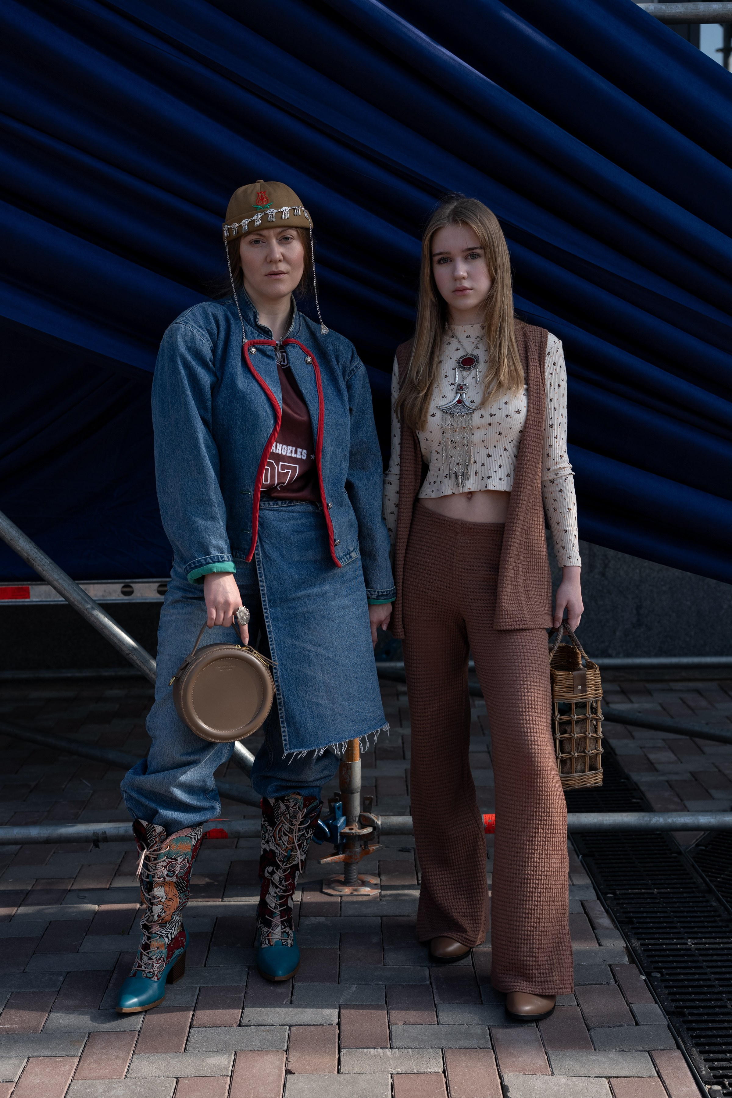 Visa Fashion Week Almaty Pre-Fall 2026 April StreetStyle Day 1. Сайт Алматинского НЮ АРТ, будуар и фэшн фотографа Дениса Карпенко