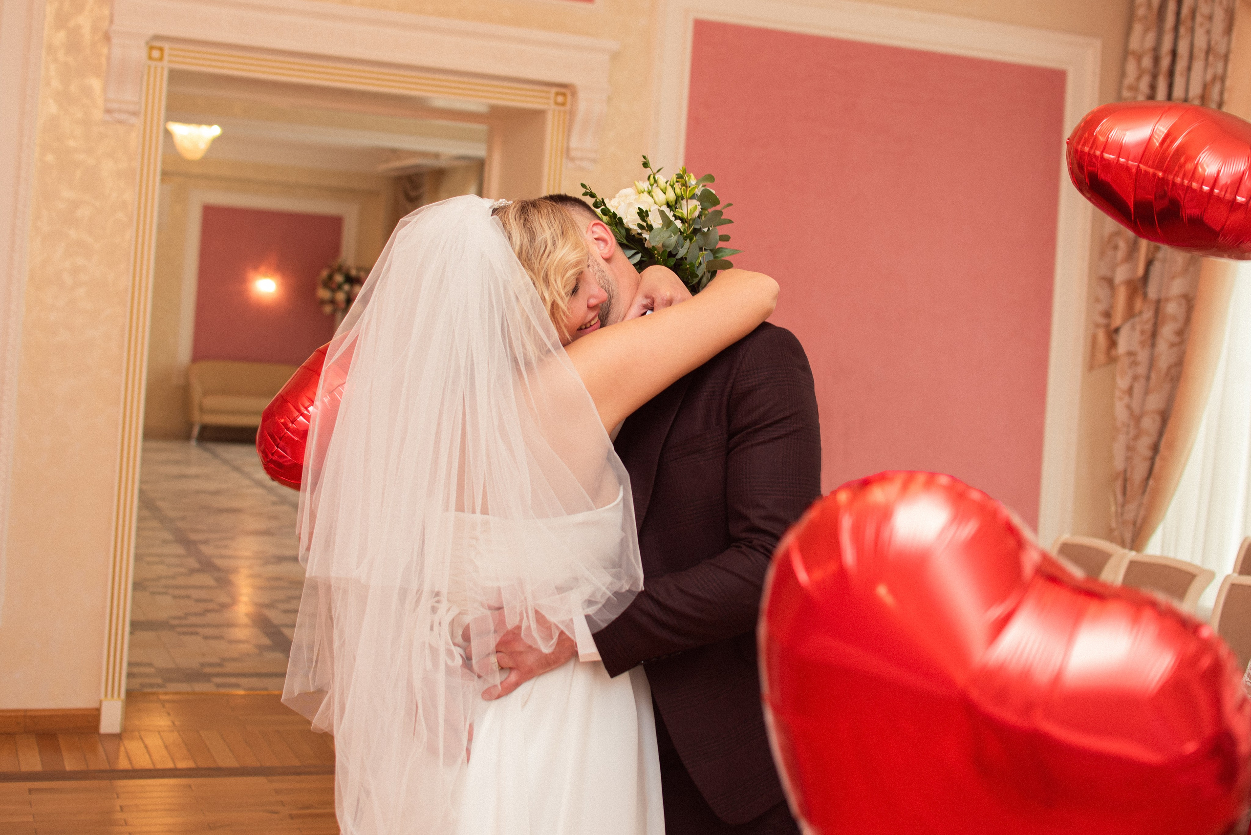 Свадебная фотосессия в Старой Купавне: фото и цены 2026 | Алёна Макеева. Свадебный и семейный фотограф в Москве и МО (Фрязино, Королёв, Коломна) Макеева Алёна